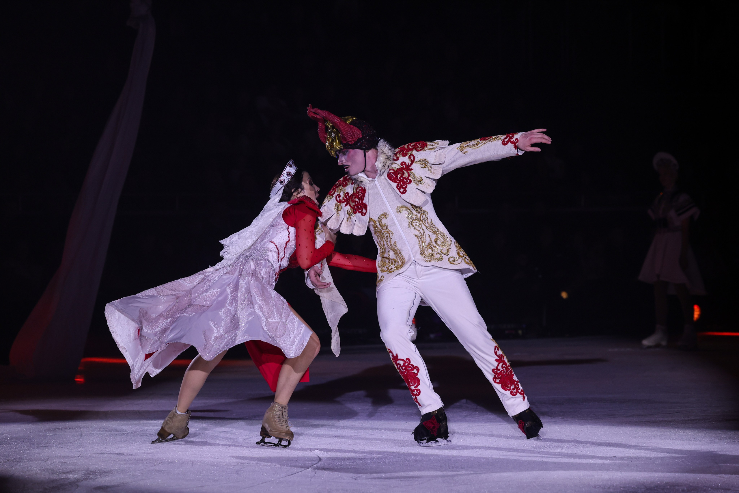«Вечера на хуторе» ледовое шоу 25.12.2025. Спортивный и репортажный фотограф Антон Тереханов