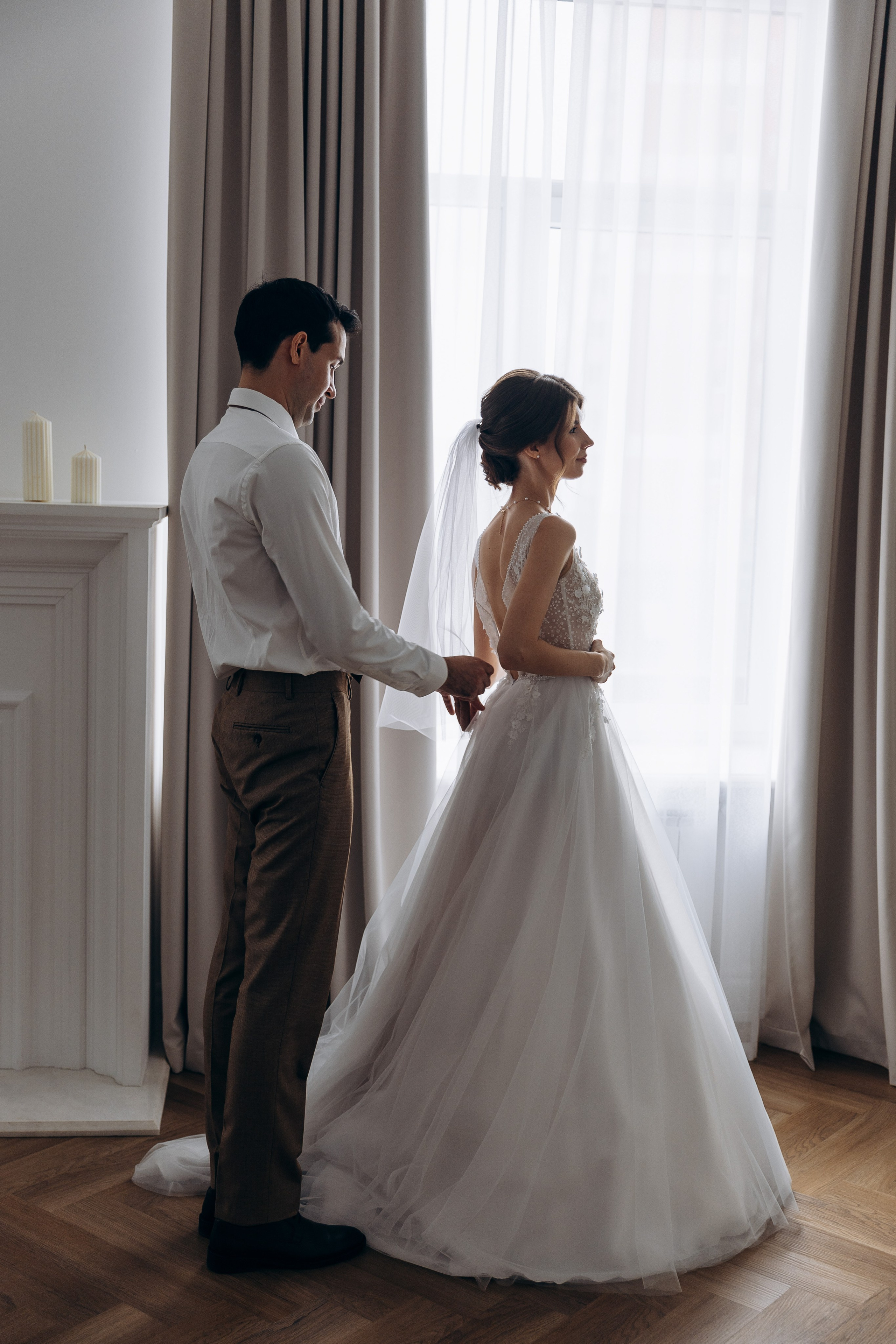 фотограф на свадьбу, встреча молодоженов, фотосессия в отеле