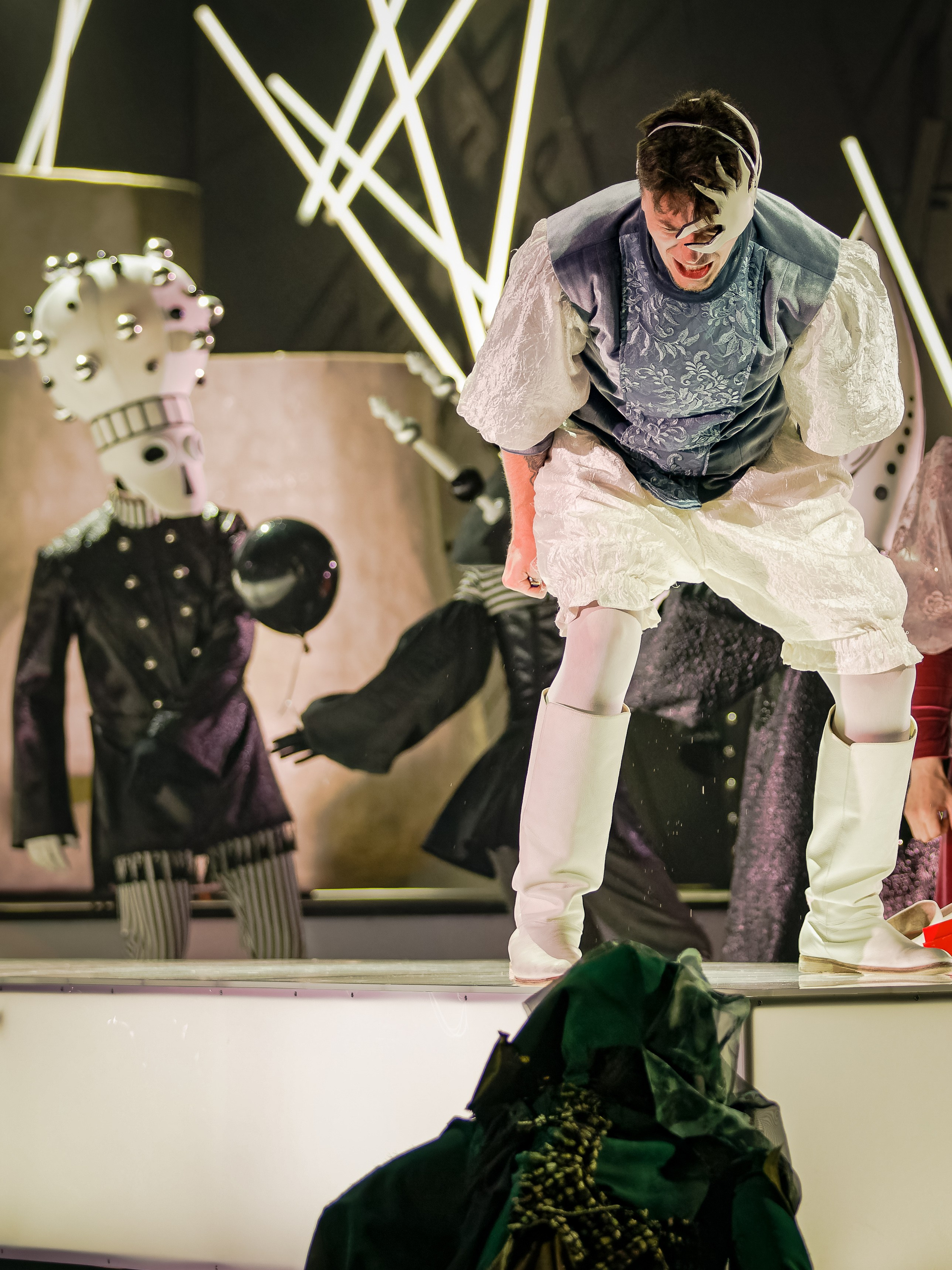 Любовь к трем апельсинам_Чехов Центр. Фотограф. г. Южно-Сахалинск. Олег Толстов