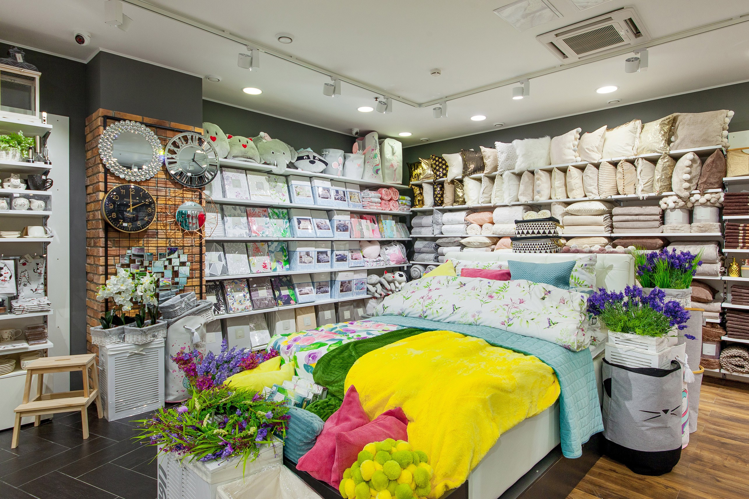 Shops. Interior photographer Vitalii in Portland and Vancouver