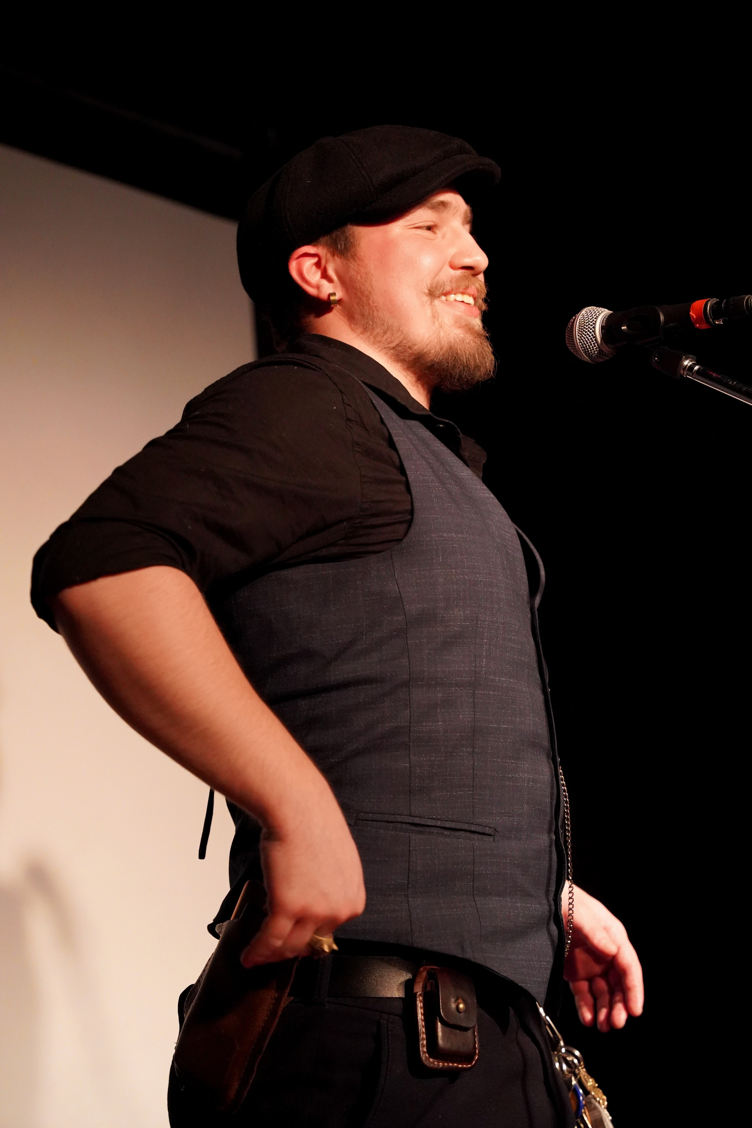 Поэтический вечер в Москве. Репортажный и портретный фотограф в Москве Анастасия Нетунаева