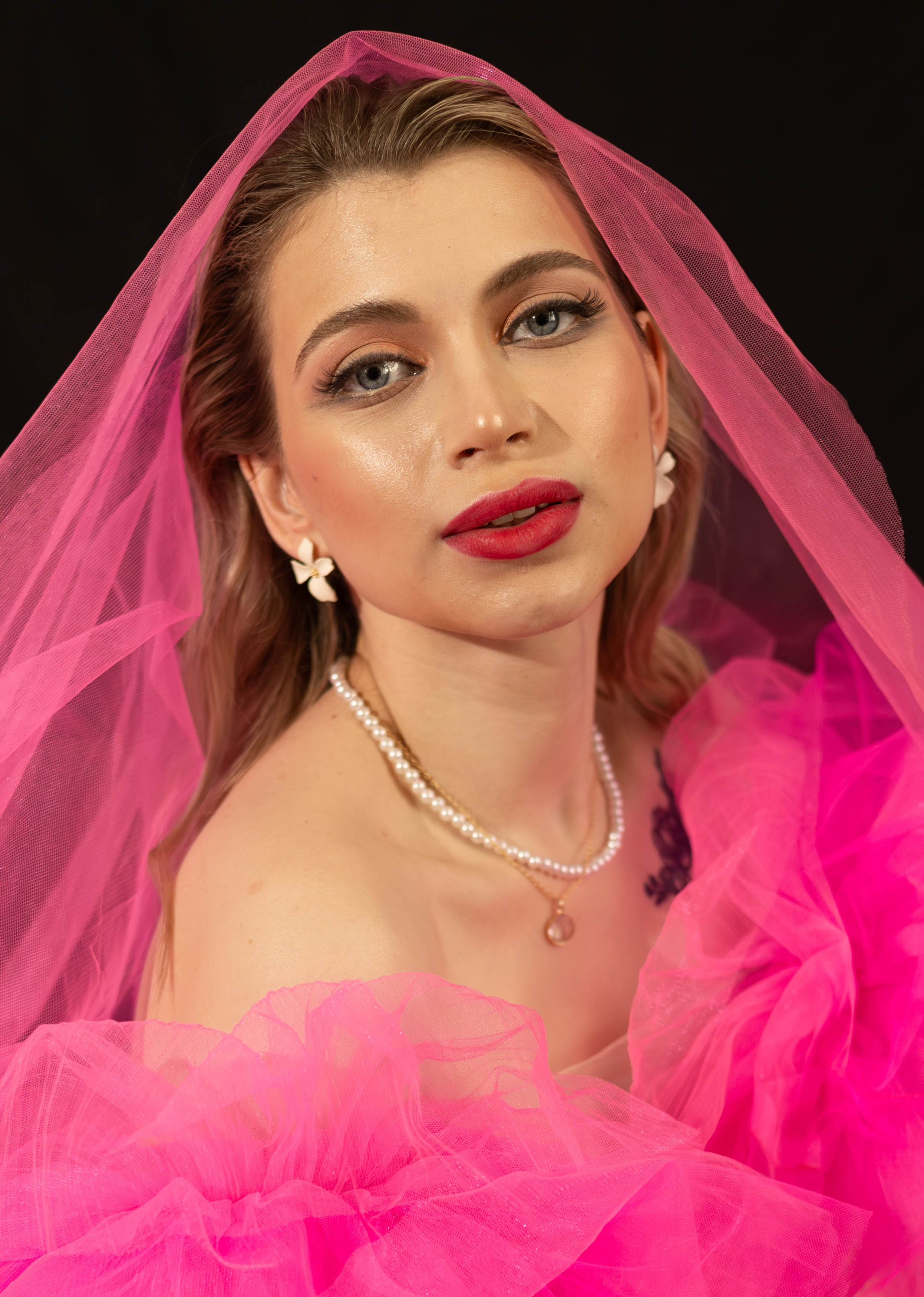 Екатерина. Fuchsia on black. Портретный фотограф Панферова Регина г. Санкт-Петербург, г. Казань