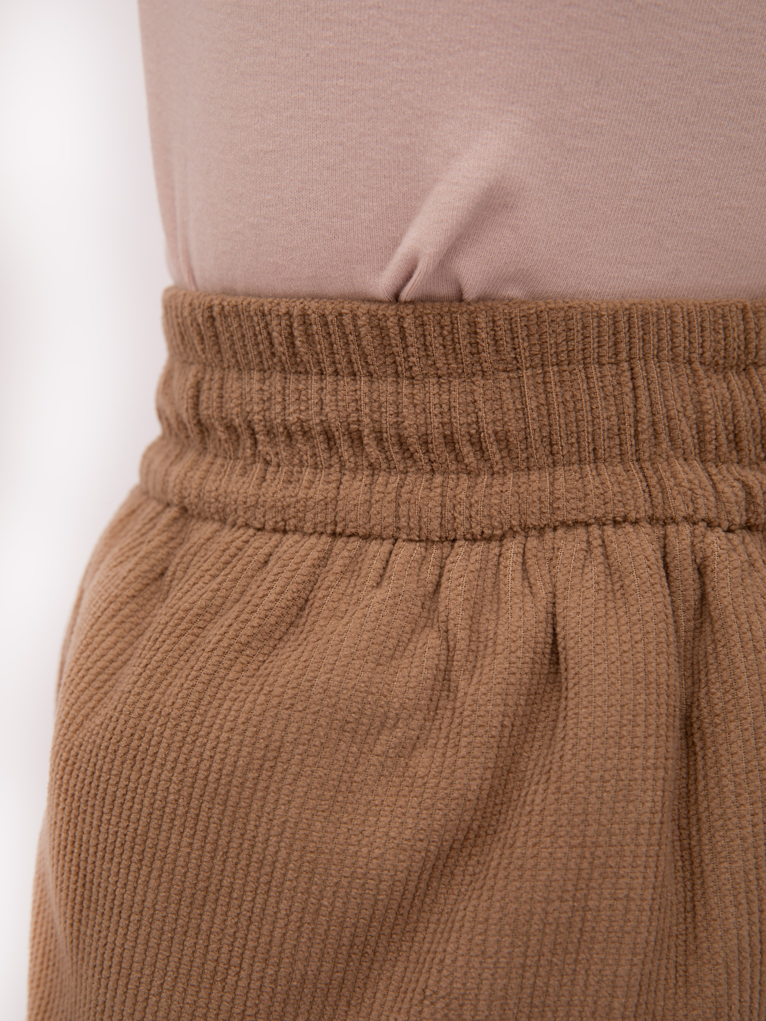 Детские брюки. Фотостудия предметной и модельной съёмки для маркетплейсов