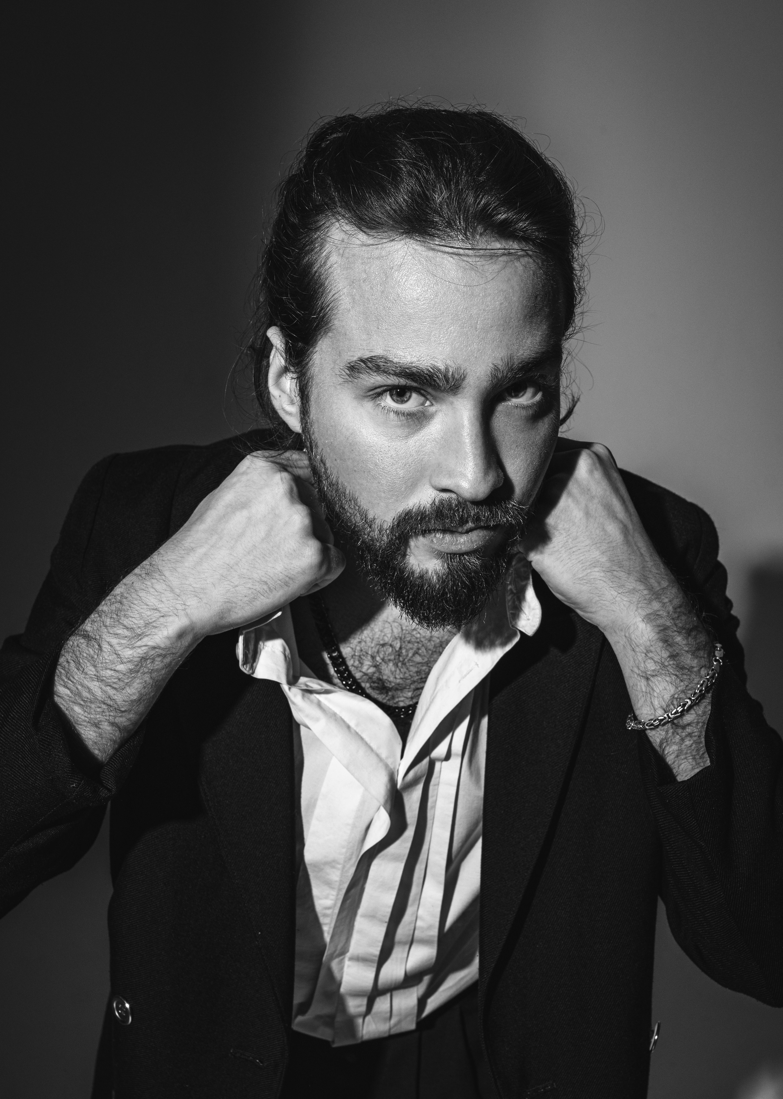 Портрет мужской в студии