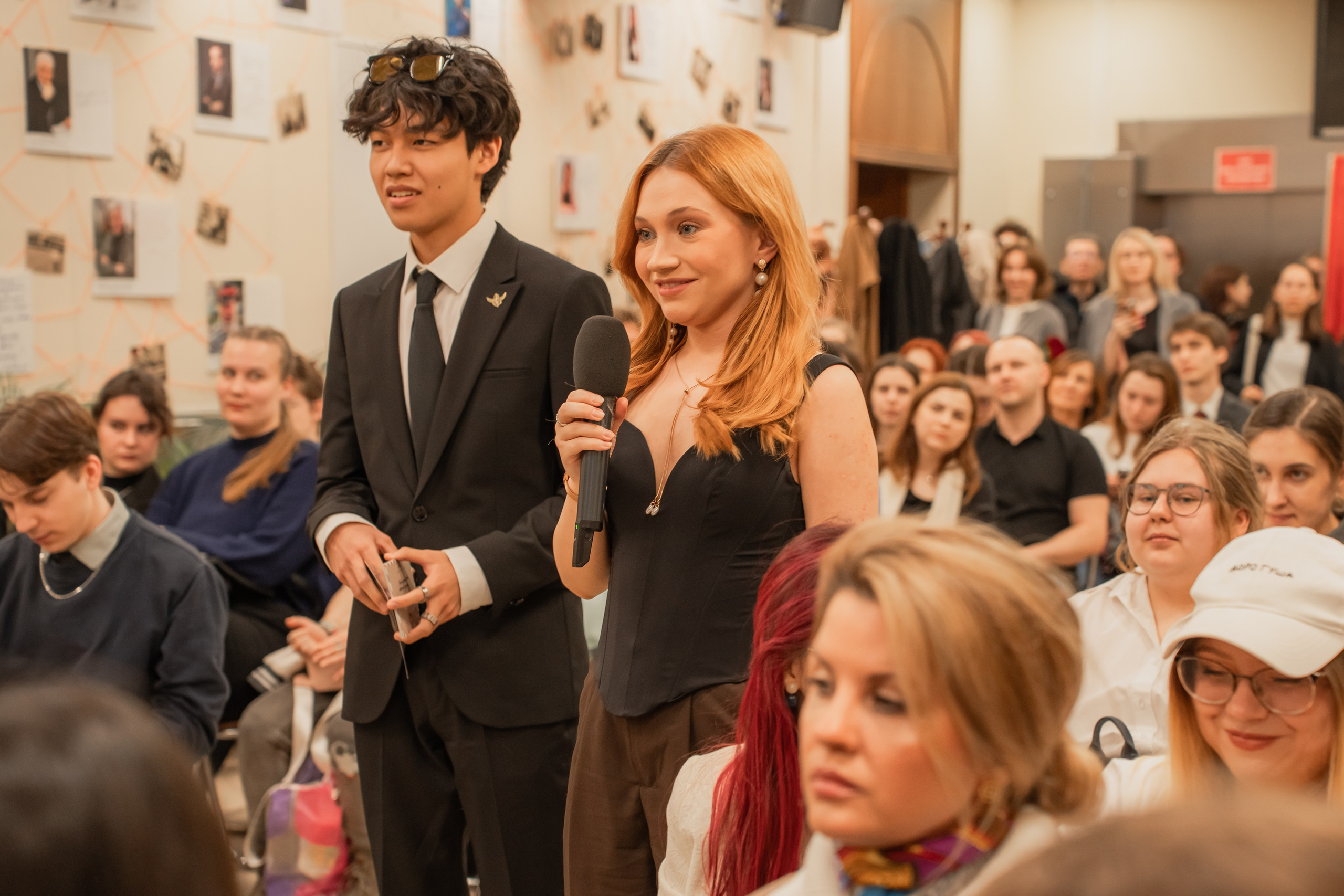 Презентация книги «Человек за бортом», автор София Цой. Репортажный фотограф Анастасия Рубцова