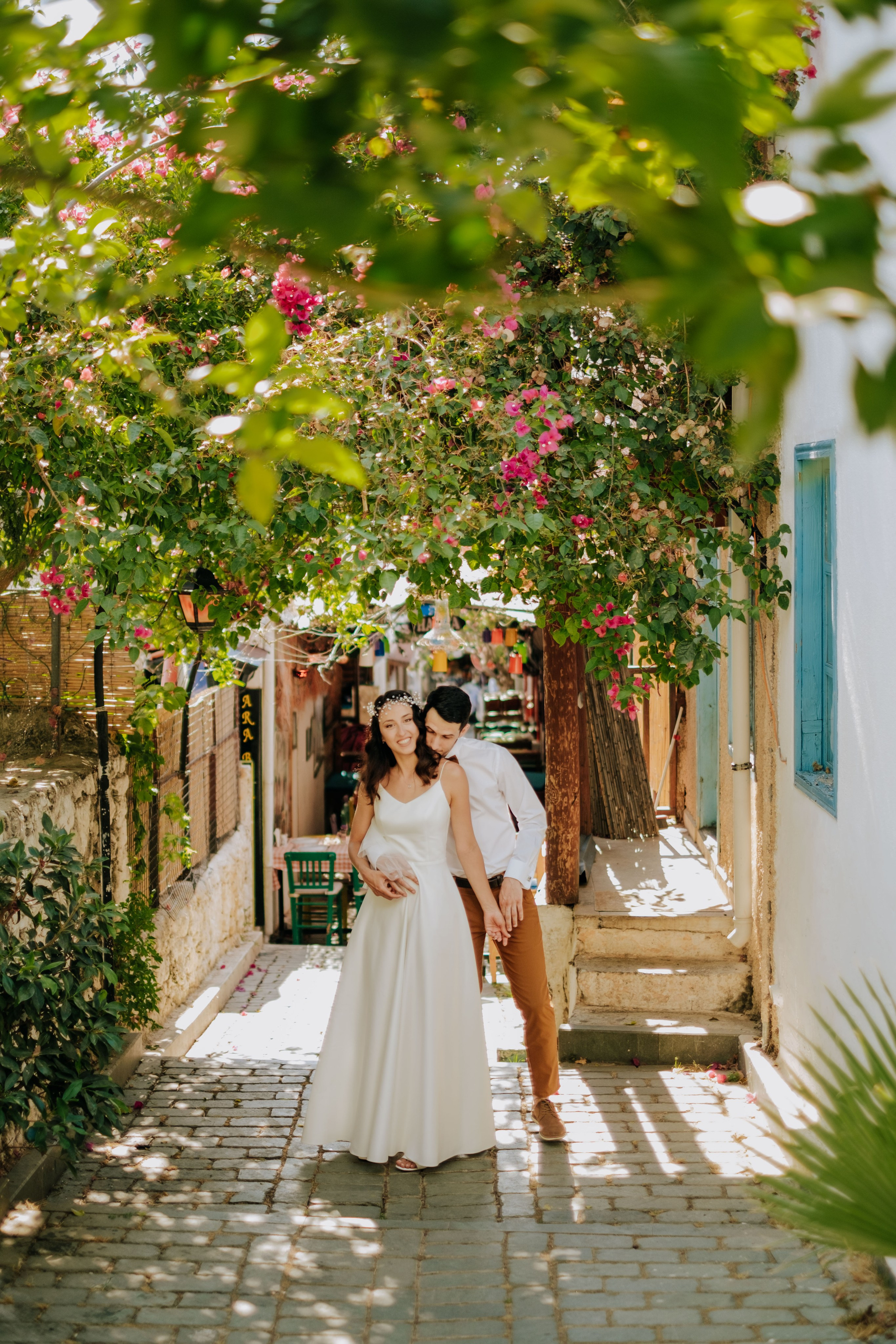 История Лари и Ланы