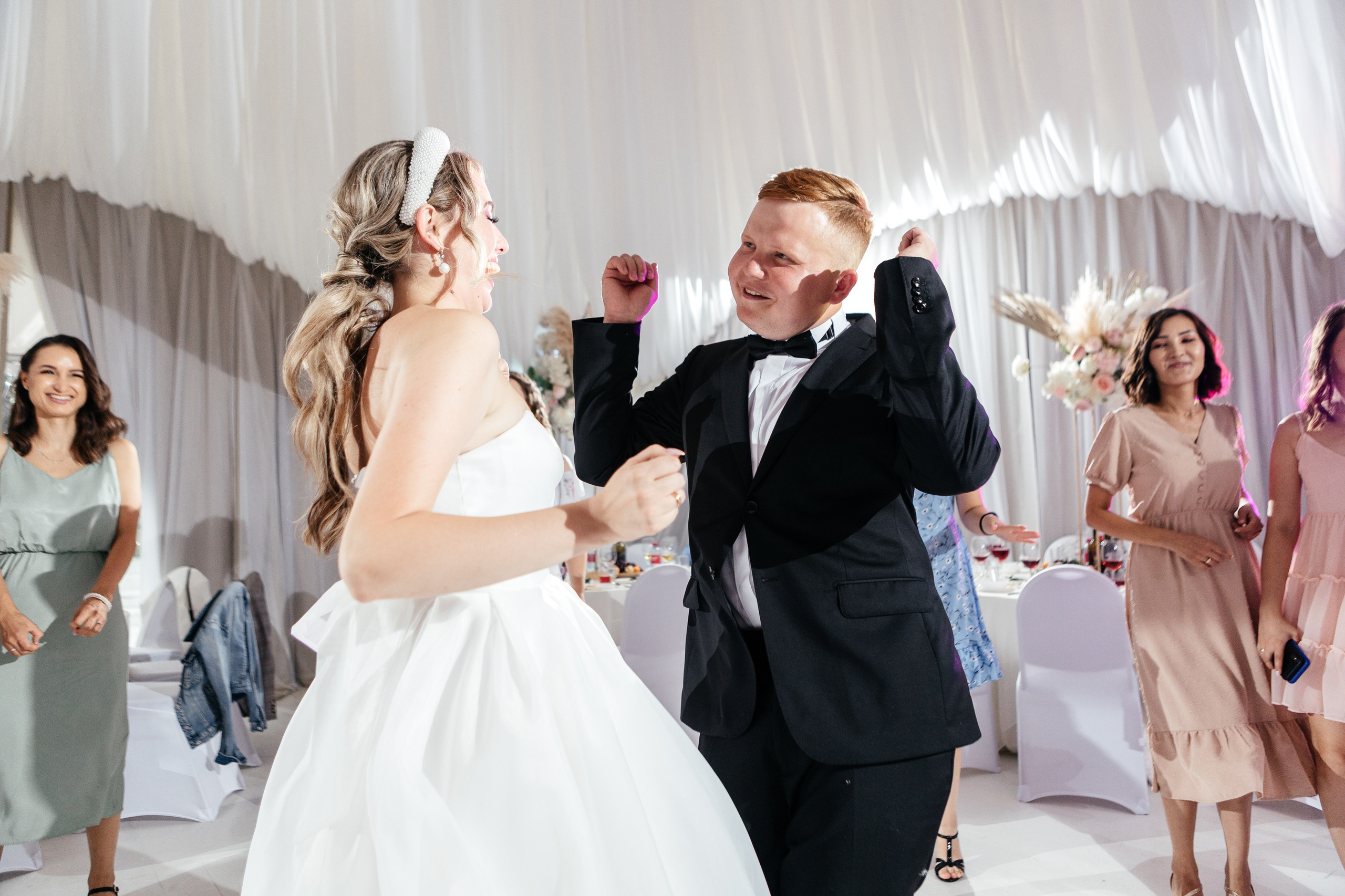 Свадебный фотограф Уфа — Руслан ГабдлисламовЖивые эмоции, красивые кадры, воспоминания на всю жизнь.Работаю по всей Республике Башкортоста. Свадебный фотограф Уфа Руслан Габдлисламов