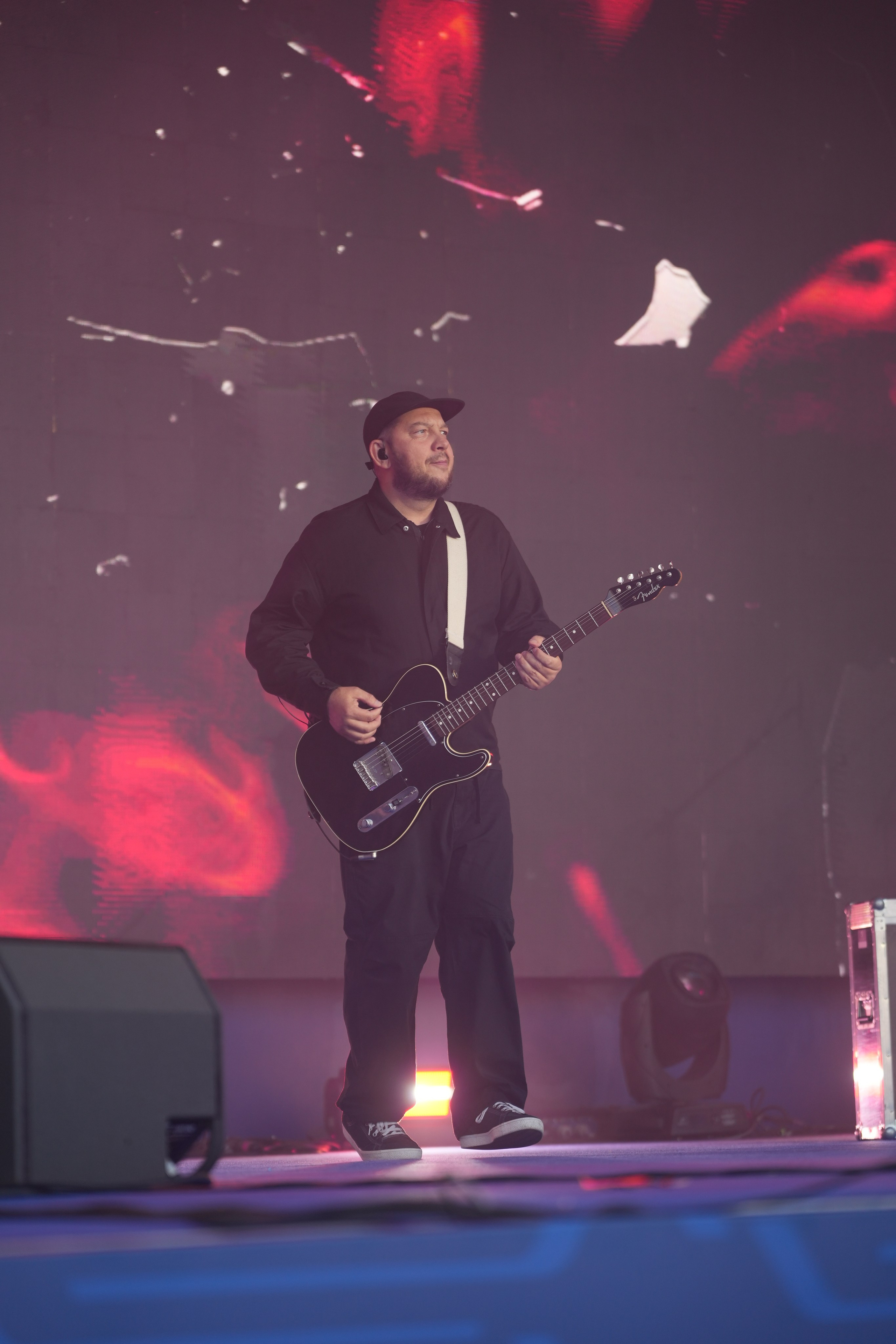 Смысловые галлюцинации и Сергей Бобунец на фестивале ЦСКА Фест 2024. Сайт Алматинского НЮ АРТ, будуар и фэшн фотографа Дениса Карпенко