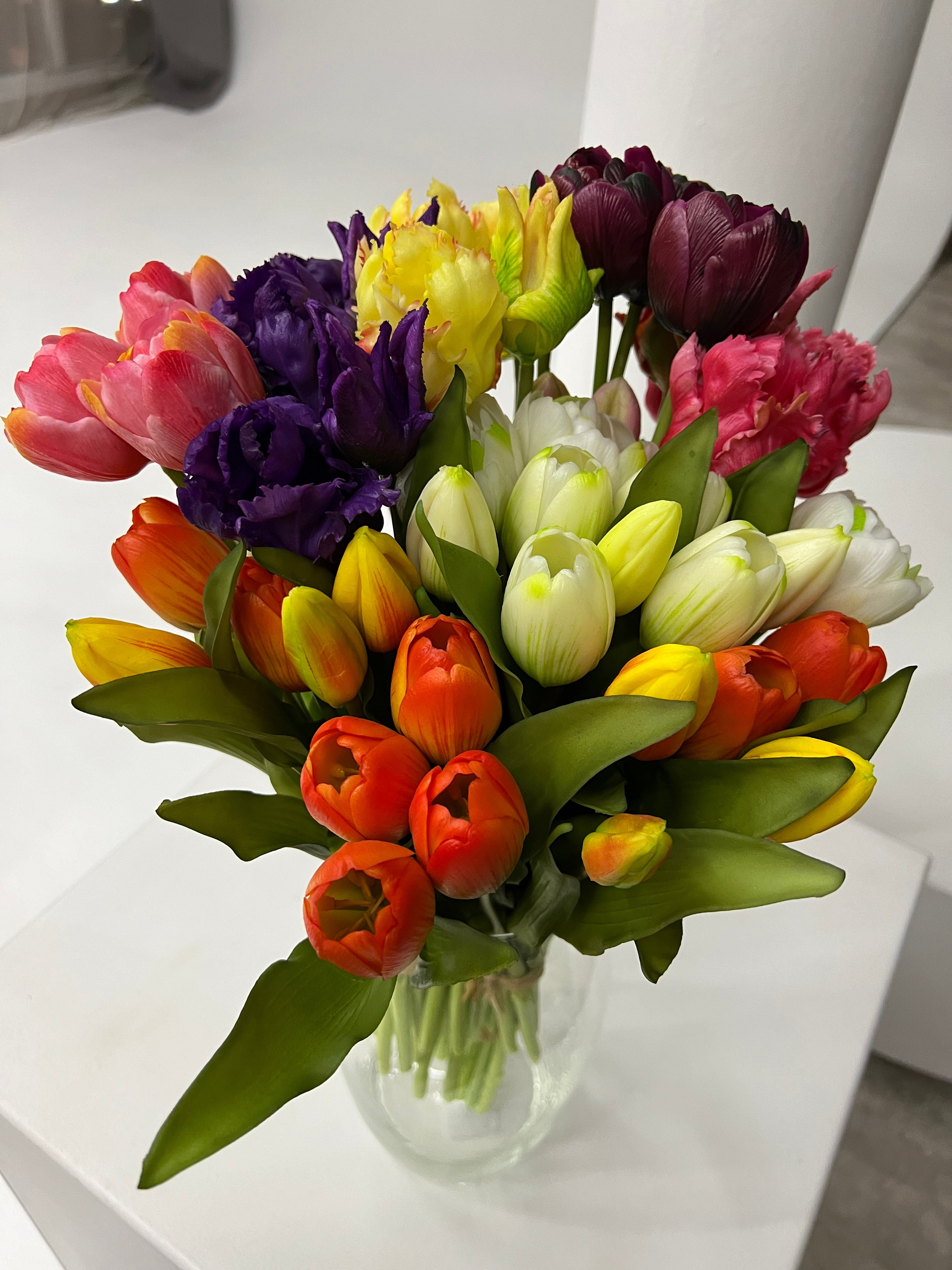 Современное оборудование в нашей студии и очень много реквизита. Фотостудия LUNA — аренда циклорамы и фотозон в Екатеринбурге