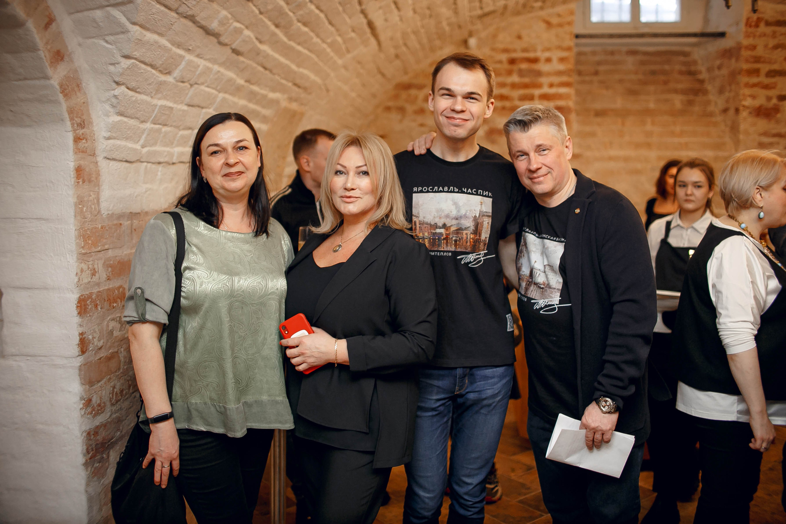 Выставка работ Максима Теплова. Ваш репортажный фотограф Артемий Антонов