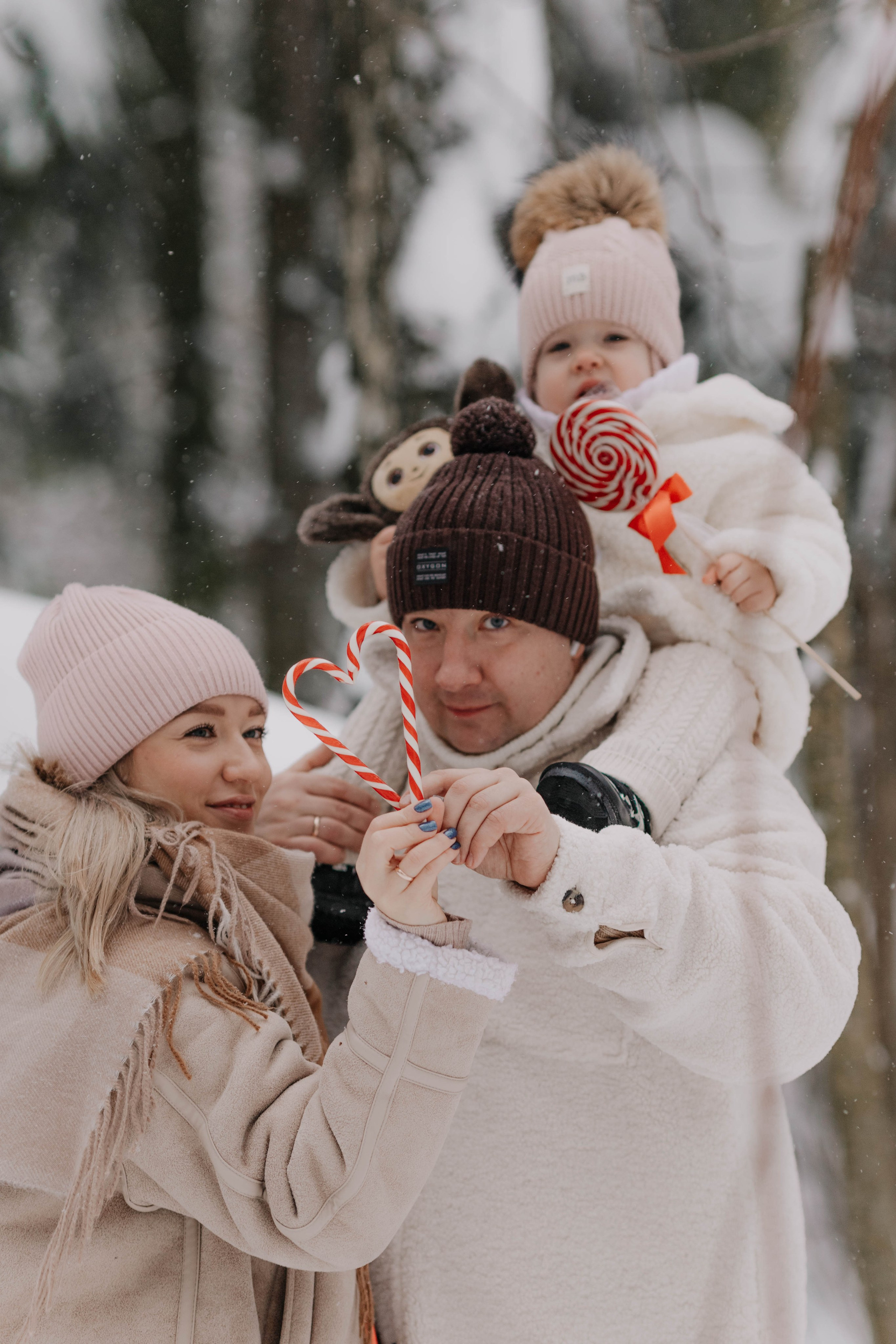 Лиля и семья Зимняя прогулка в лесу. Семейный и свадебный фотограф Видное Москва Екатерина Пятова