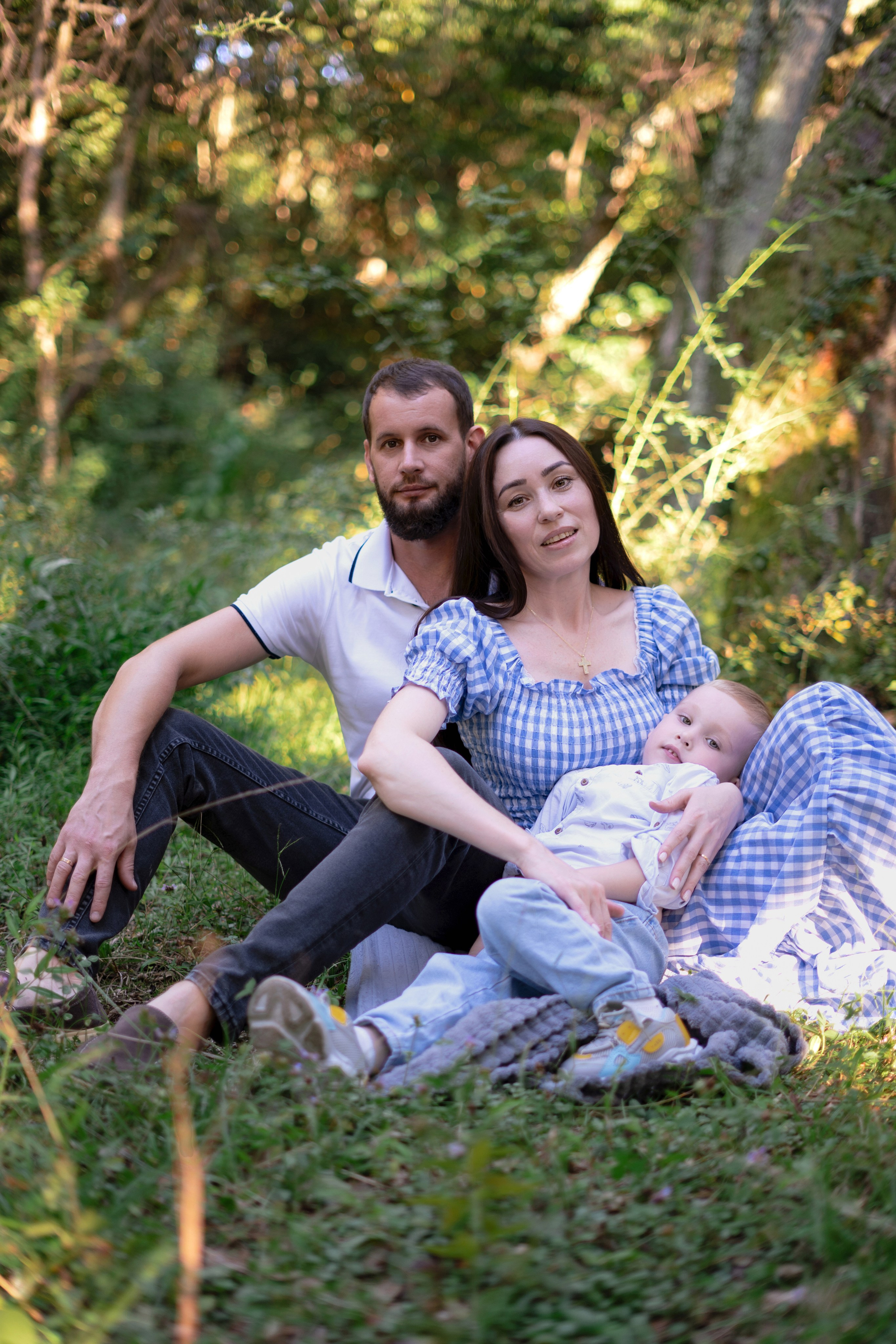 Семейная фотосессия в лесу у озера. Профессиональный Фотограф в Сочи Марина Ситкина