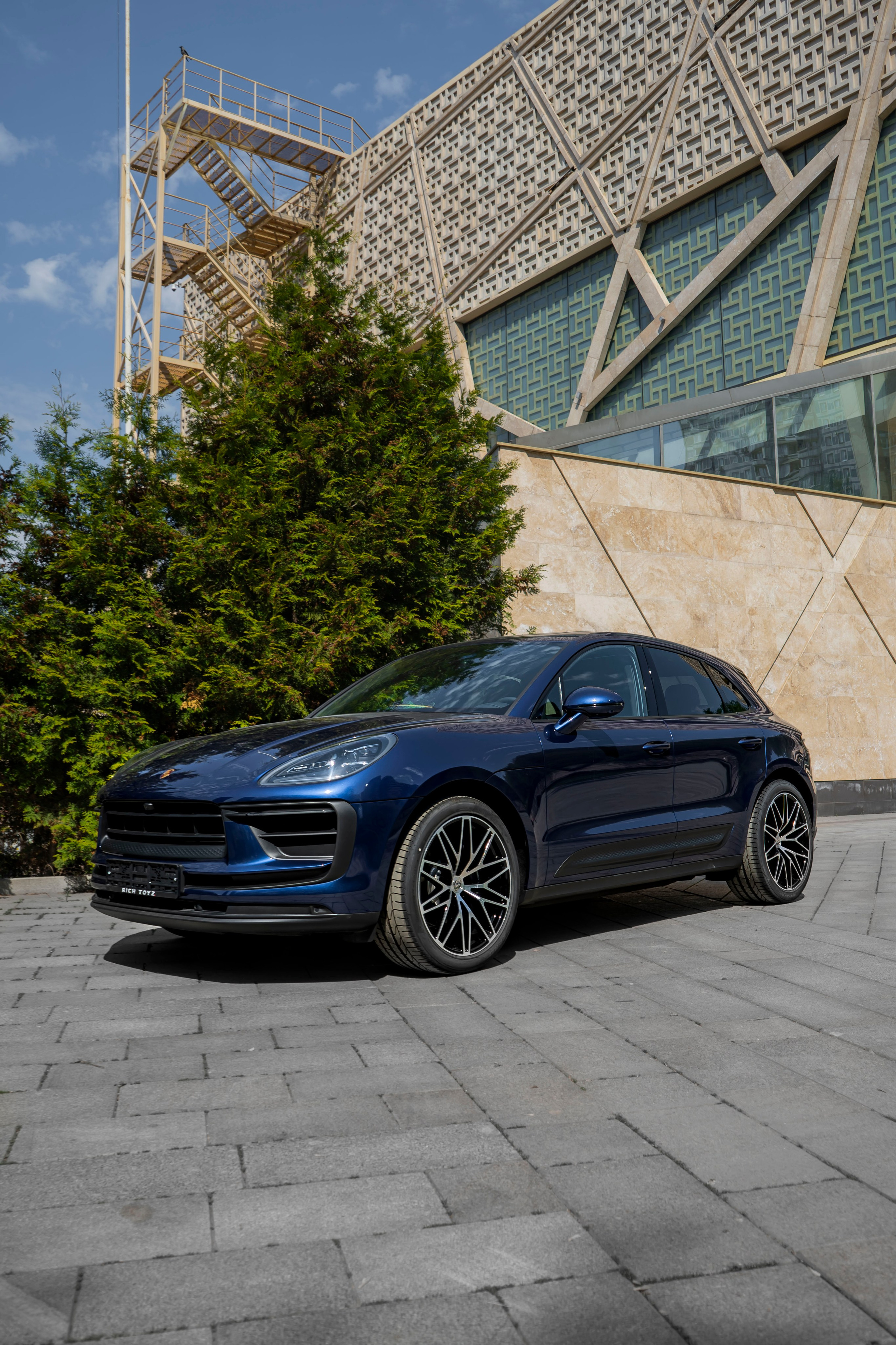Porsche Macan. Автомобильный фотограф Ногинск Денис Городок
