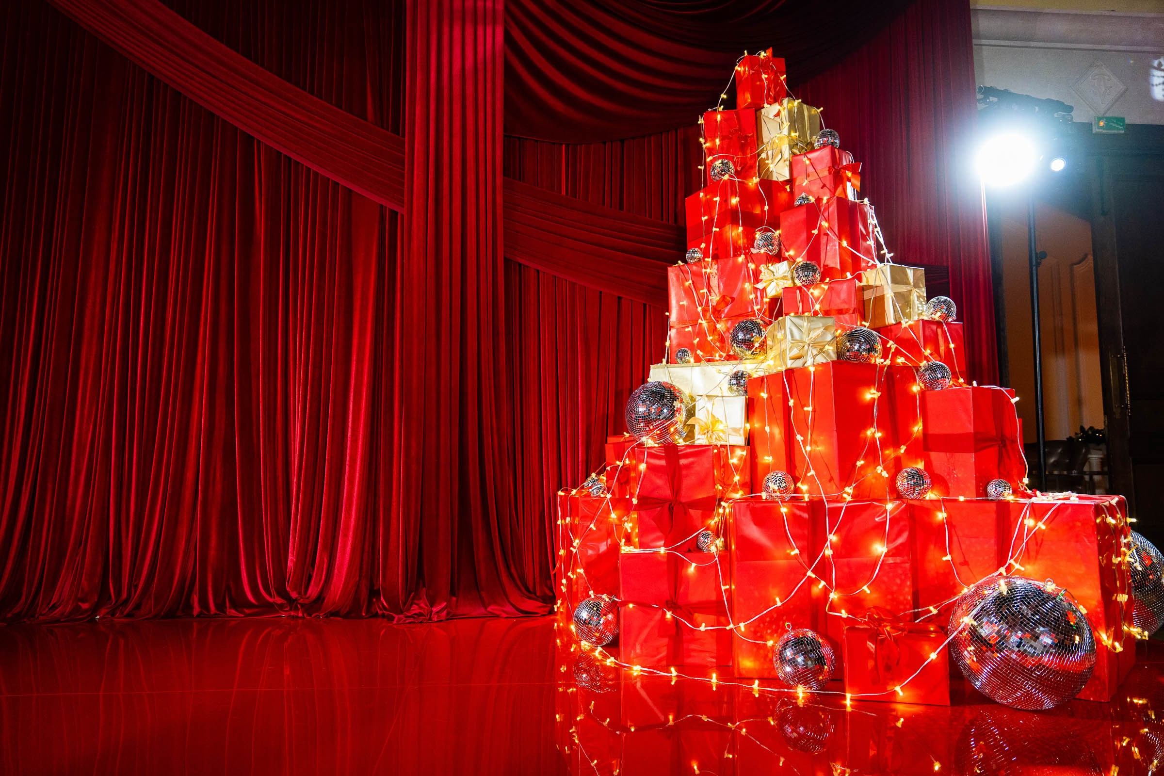 НОВЫЙ ГОД | 31.12.2023 | МО, ресторан «Подмосковные вечера». МашаШарики | Декоратор | Москва