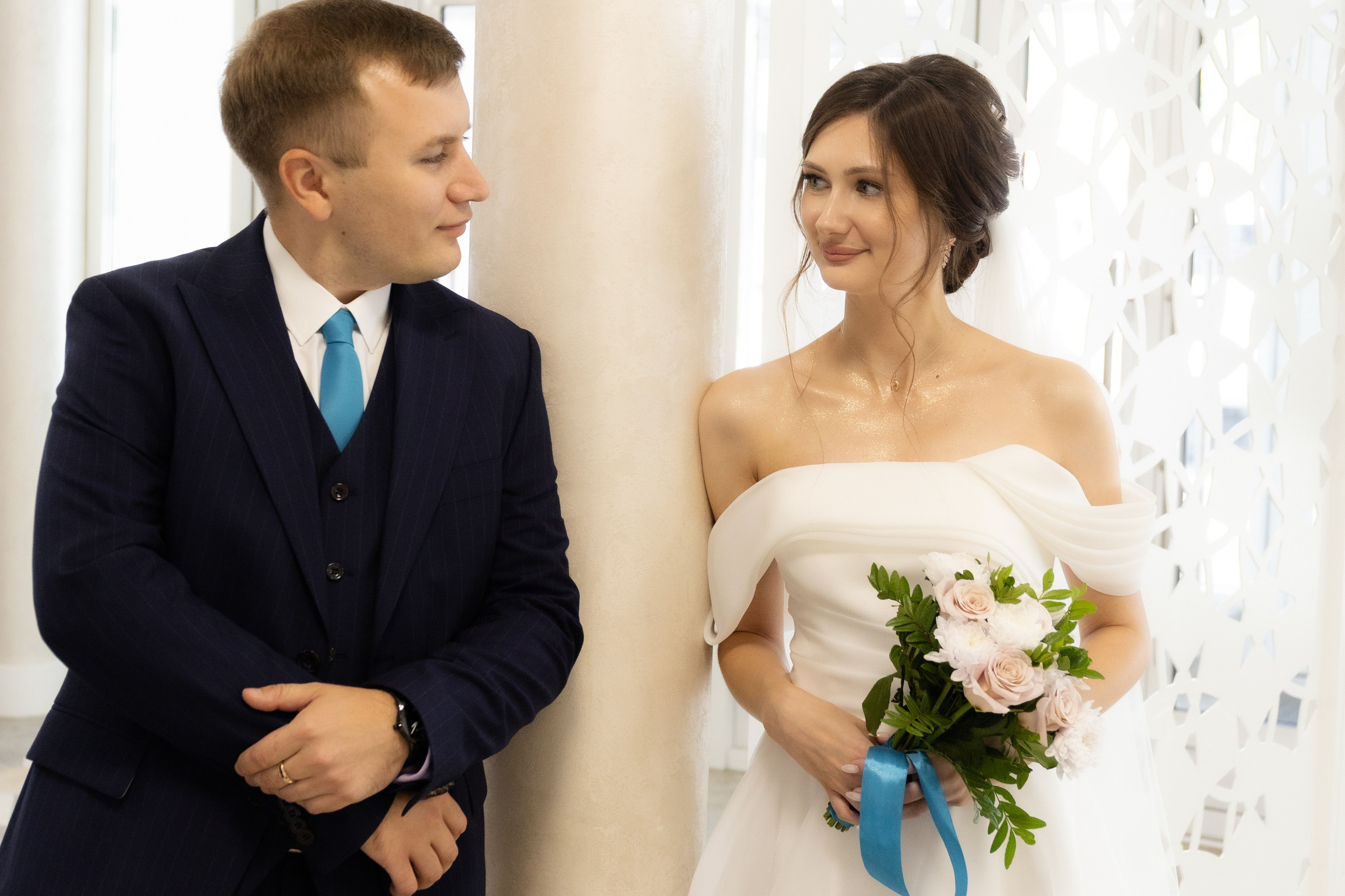 Гайд-путеводитель по Центральному ЗАГСу. Свадебный и портретный фотограф в Новосибирске Любовь Исакова