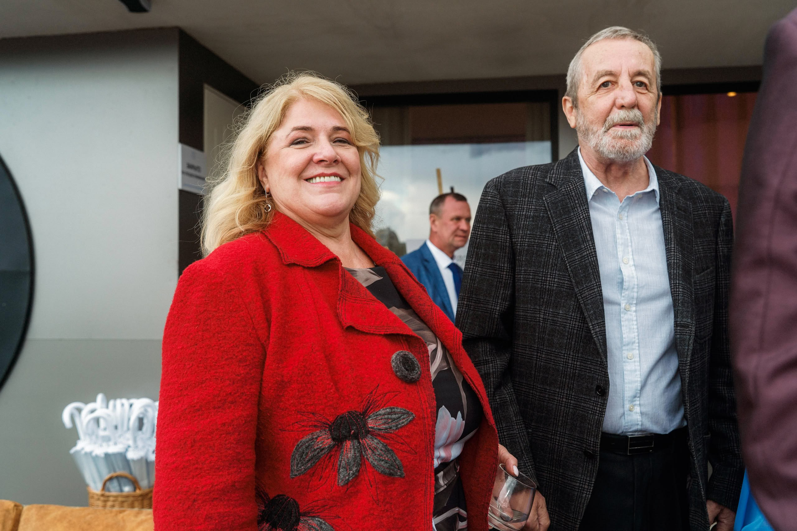 Арина и Илья — свадьба в Петербурге, цифра и плёнка. Свадебный фотограф Дмитрий Родионов — Санкт-Петербург и Ленинградская область