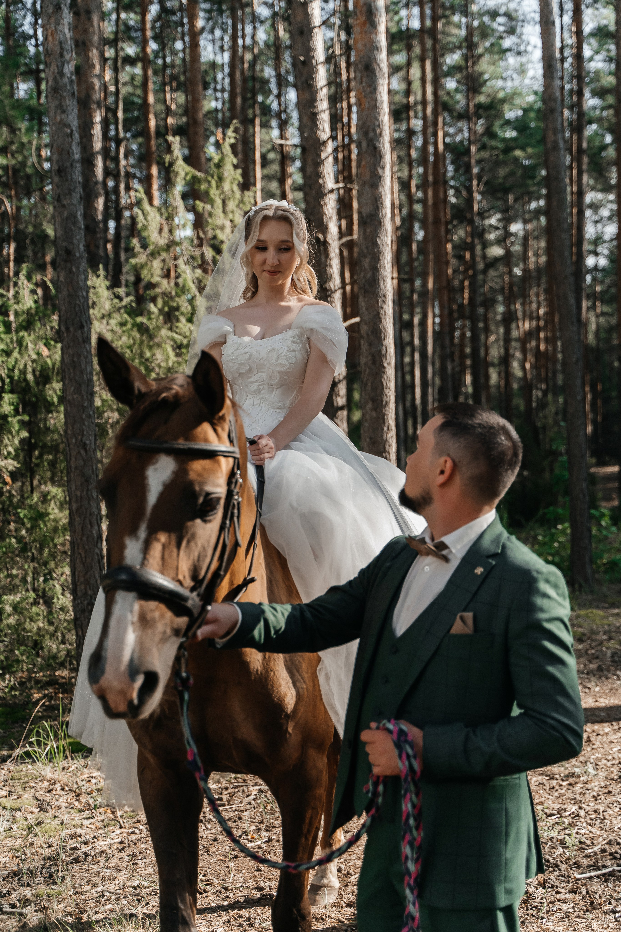 Свадебная прогулка. Свадебный фотограф видеограф Чебоксары