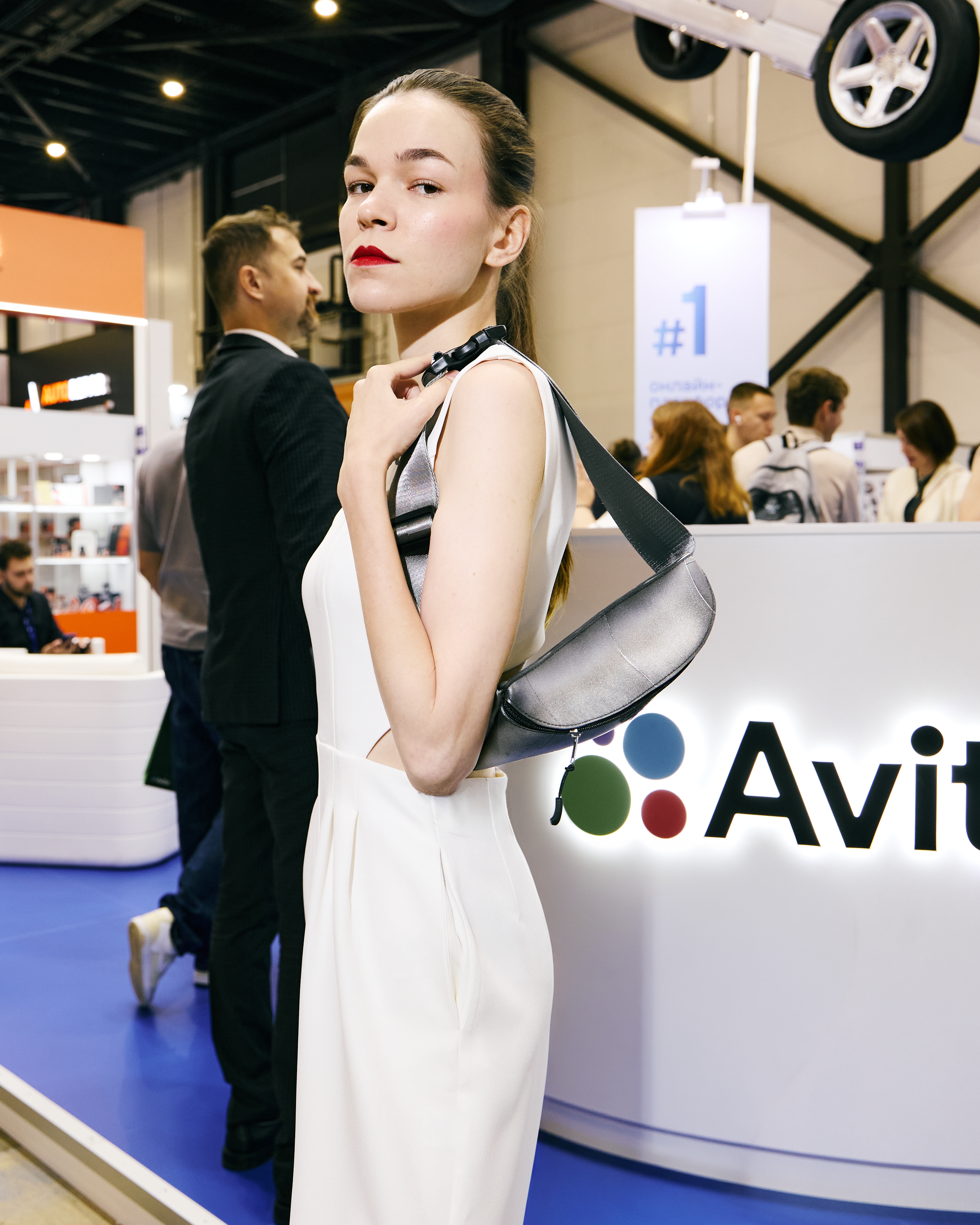 Avito SPB. Святослав Лебедев | Рекламный фотограф — Коммерческая съемка, Арт-дирекшн, AI-интеграция