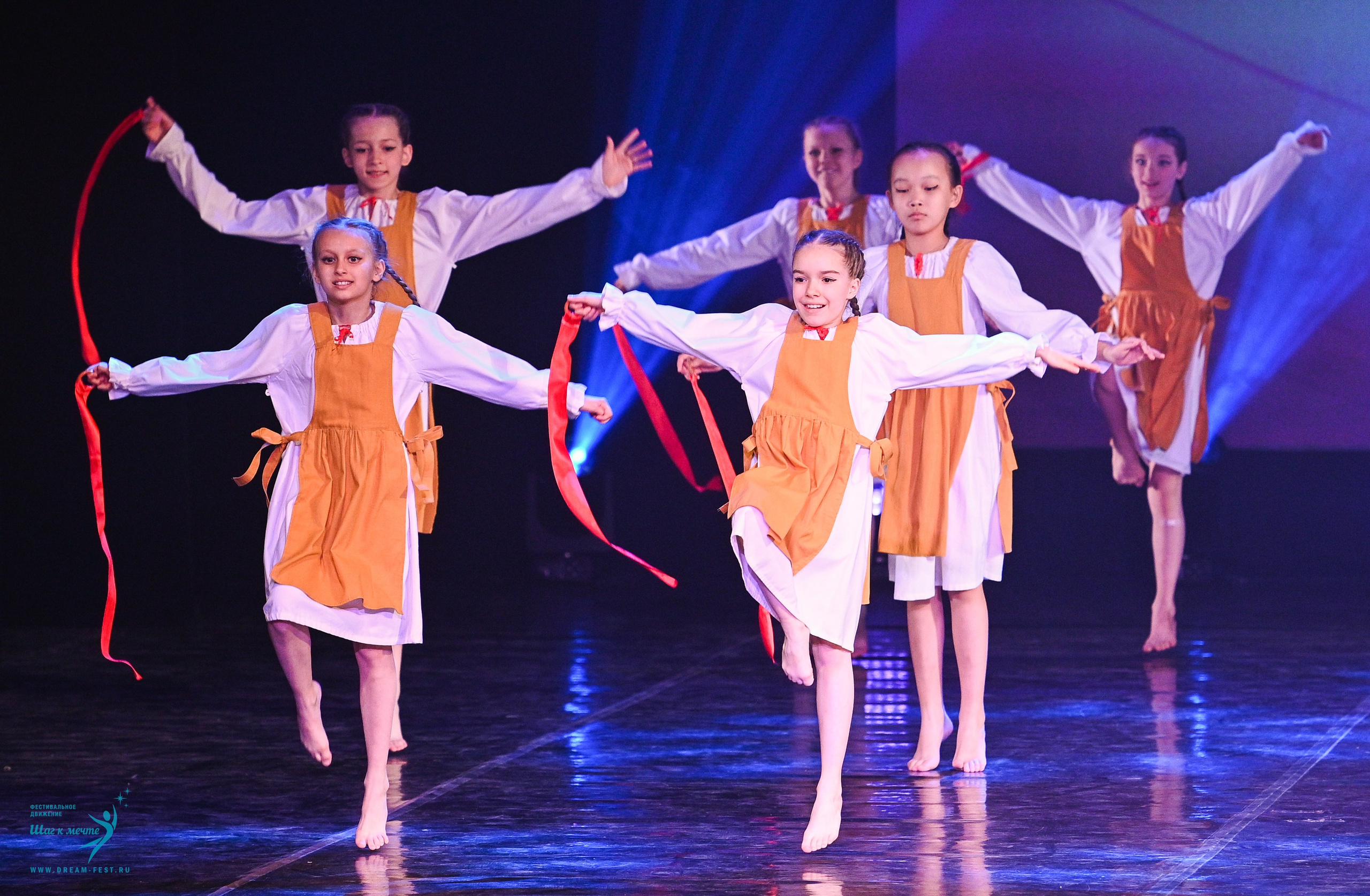 24.05.2025 «Мир под названием — Искусство танца» Фестивальное движение «Шаг к мечте» г. Кострома. Медиастудия Фото Концепт