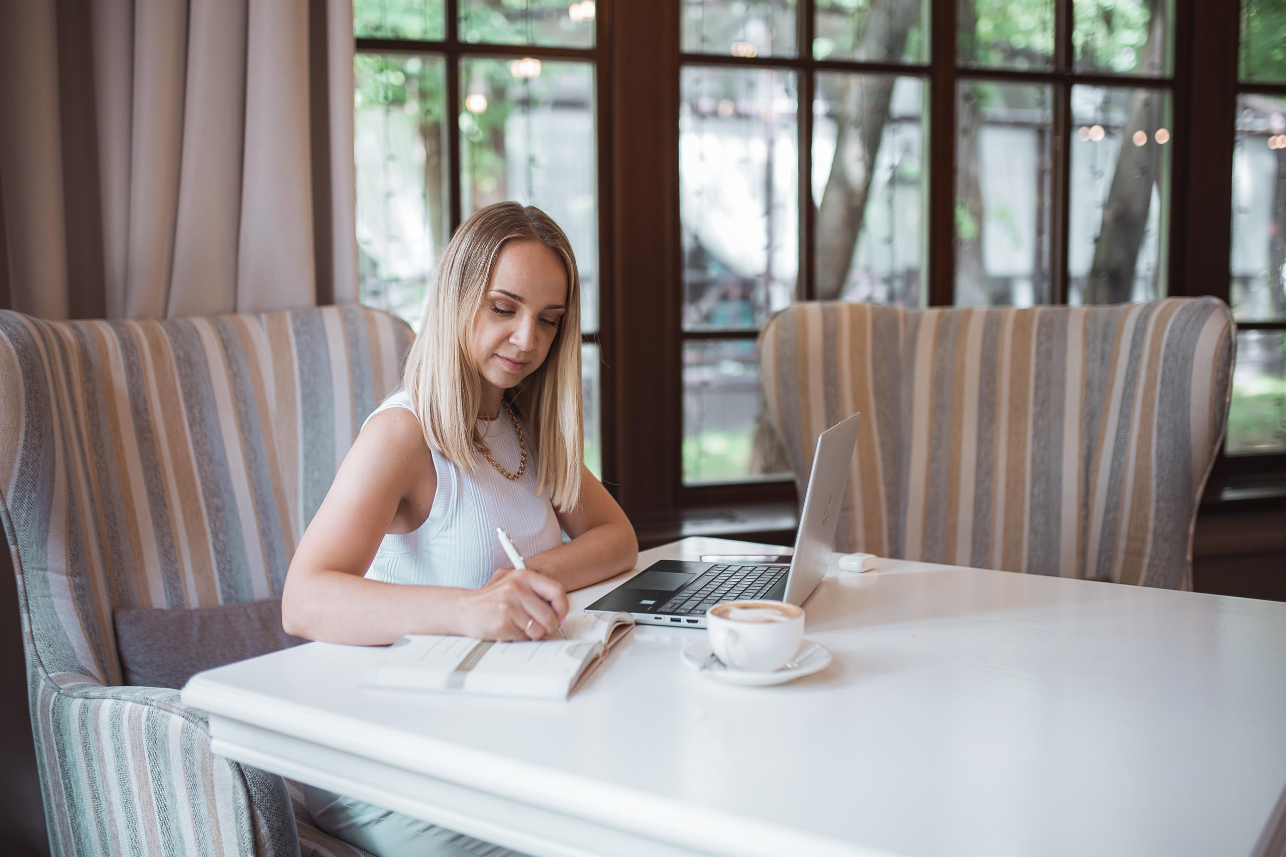Елена Инстаграм-маркетолог. Фотограф в Москве и Московской области Анна Кузьмина @ne.secret