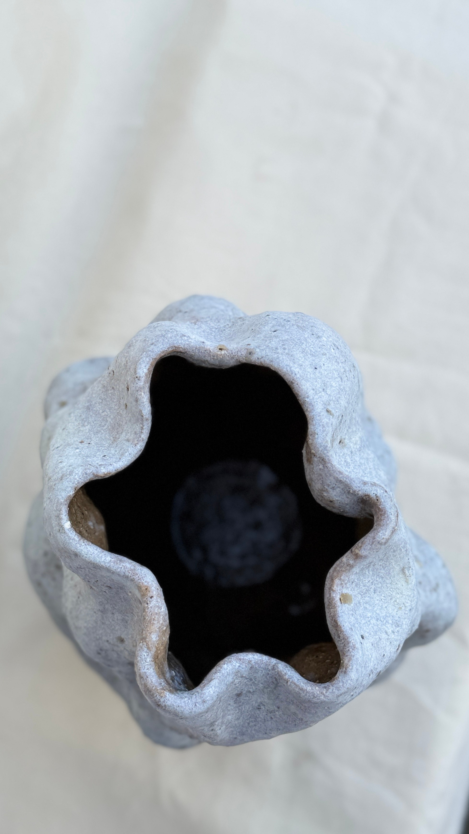 Ваза «Большой серый камень». Арт-керамика Катерины Жизневской