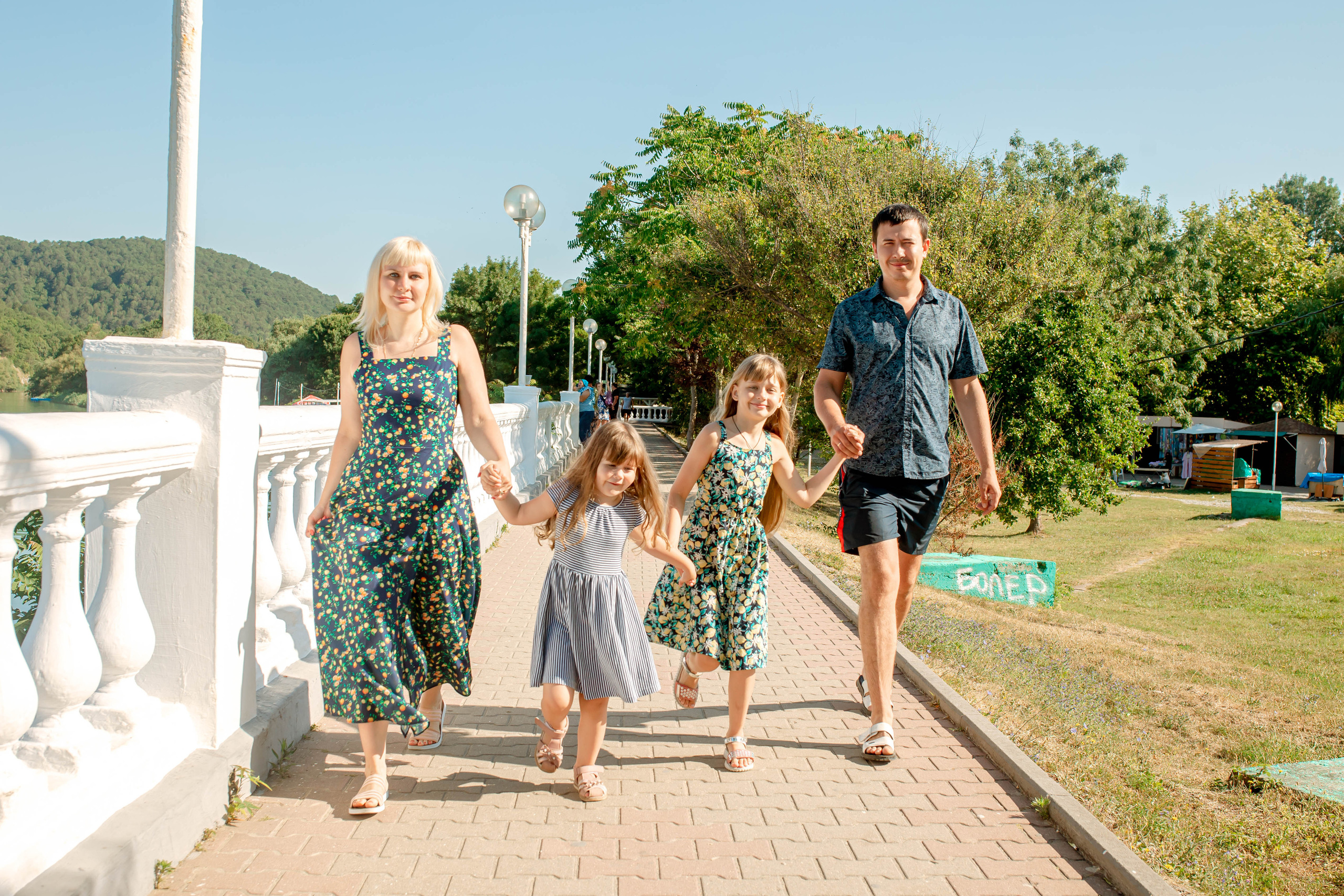 Екатерина, Константин и дети. Фотограф в Геленджике, Архипо-Осиповке, Абрау-Дюрсо, Кринице Виктория