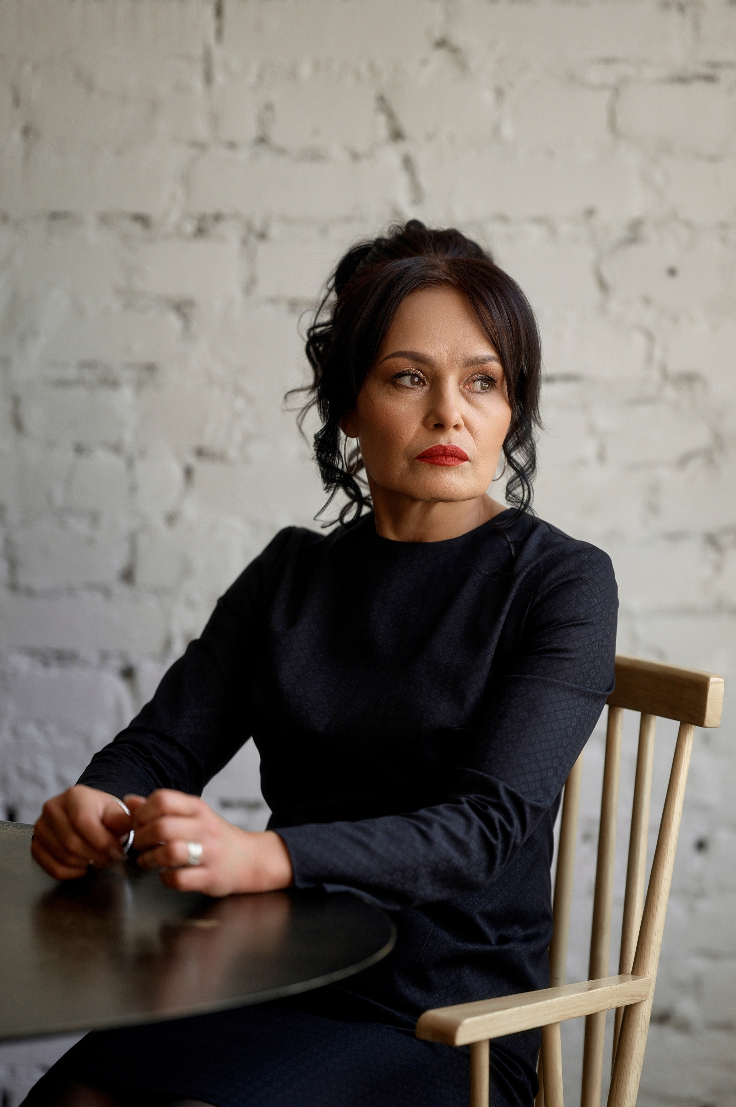 Женский портрет в кофейне — фотосессия Новокузнецк