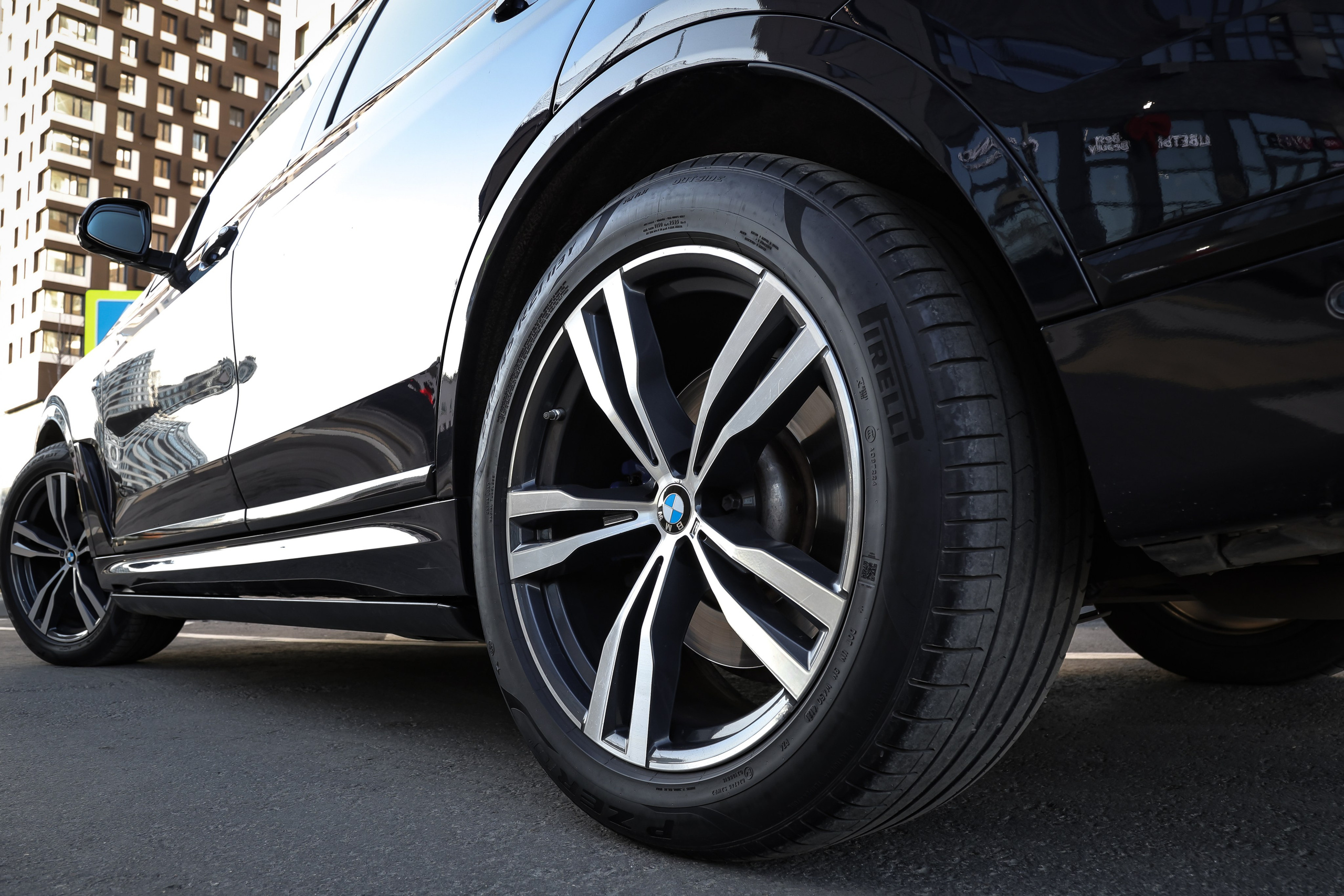 2020 BMW X7 XDrive 40i. Mixturecaptures