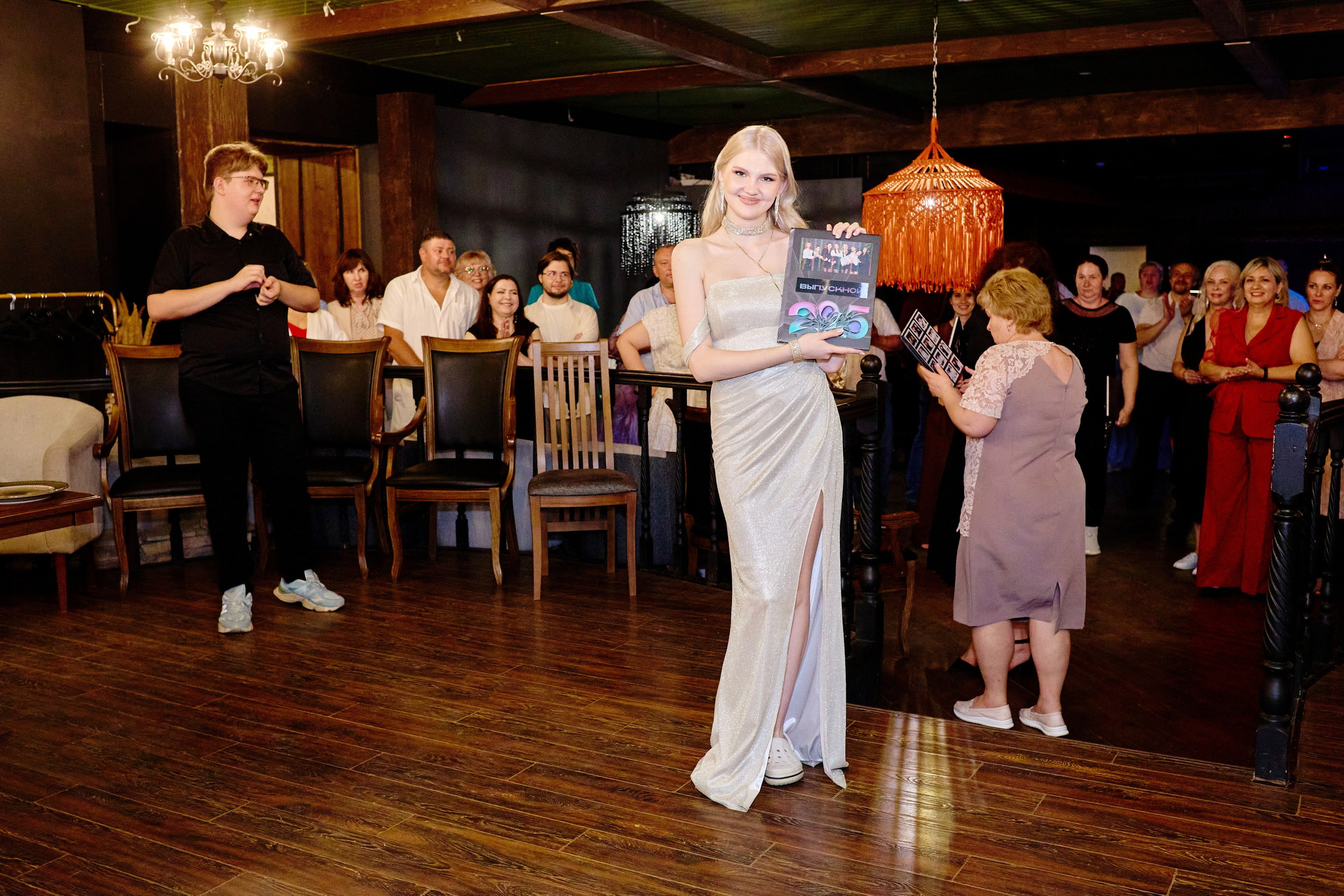 Выпускной 35 Сош. Фотограф Выпускные альбомы Таганрог Сергей Коробченко