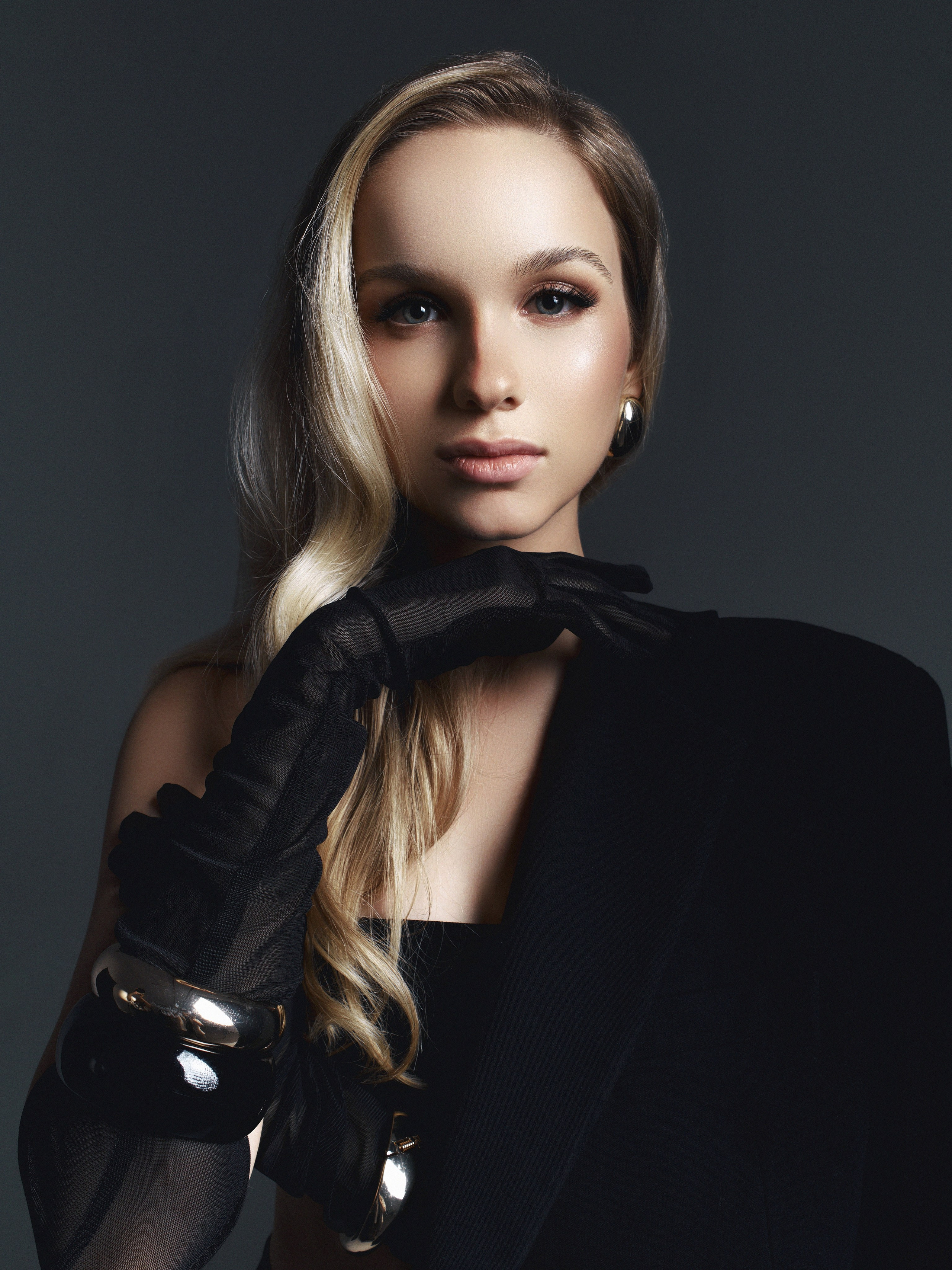 ELIZ. NOIZOMAX Художественный фотограф в Дубай