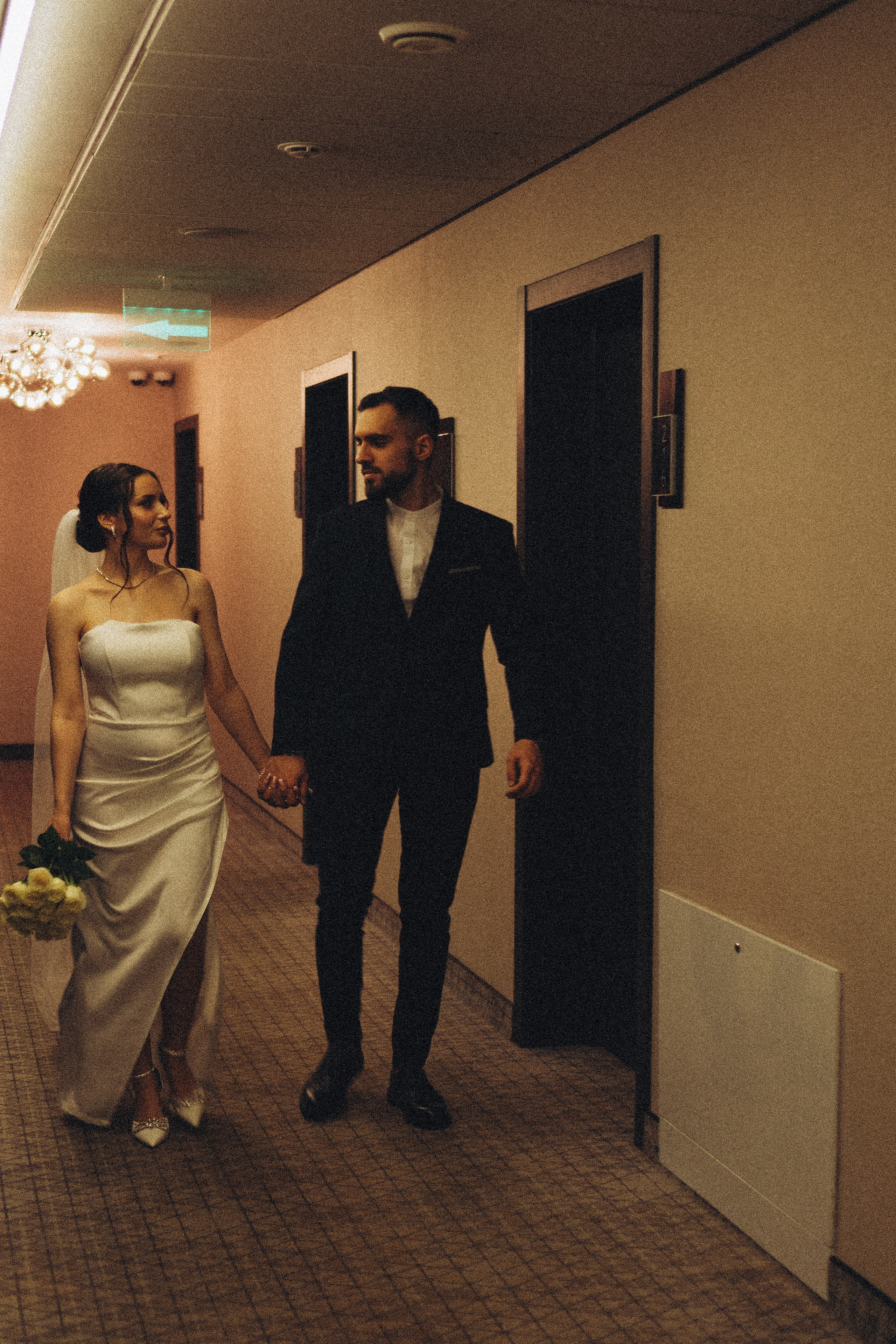 СВАДЕБНАЯ СЬЕМКА СБОРОВ ЖЕНИХА И НЕВЕСТЫ В ОТЕЛЕ И ТАКЖЕ ФОТОСЕССИИЯ В ОТЕЛЕЕ МЕГАПОЛИС БРЯНСК. Профессиональный фотограф, Санкт-Петербург — Виктория Богомолова