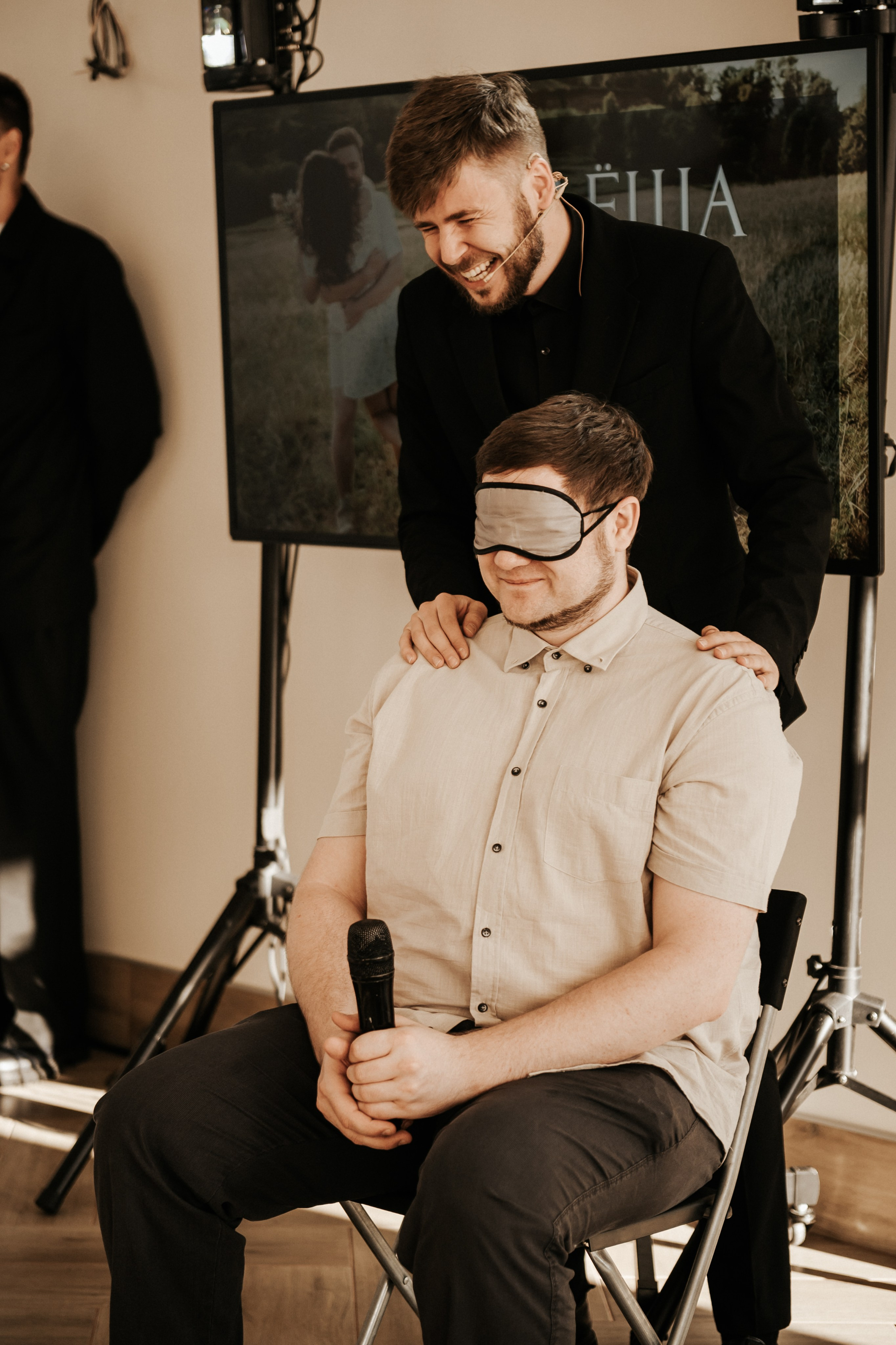 Свадебные фотографии. Фотограф в Барнауле Дарья Бутурлакина. Люби.Цени.Касайся