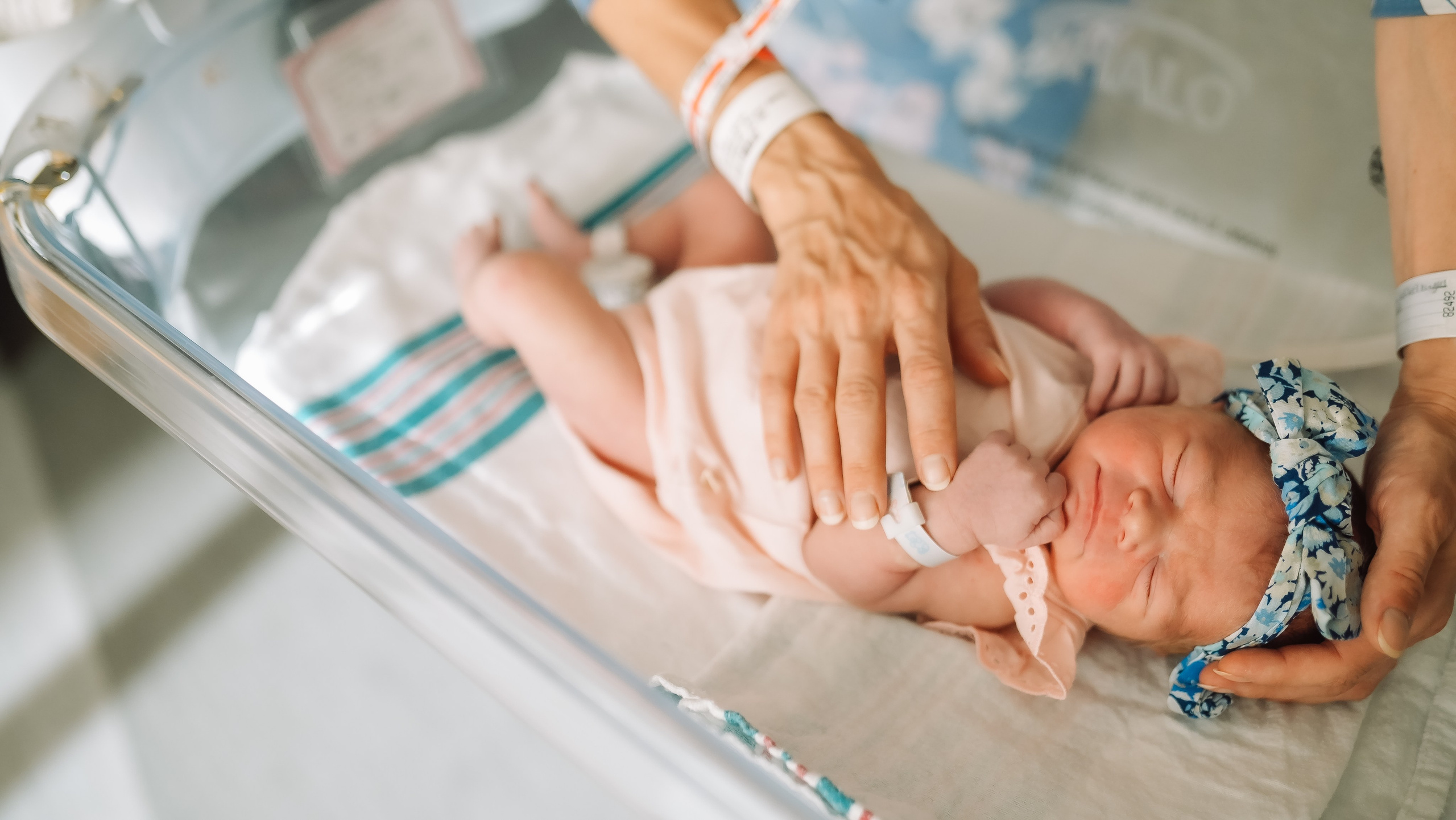 Fresh 24/48 newborn photos | First days in the hospital or at home | Anny Smirnova