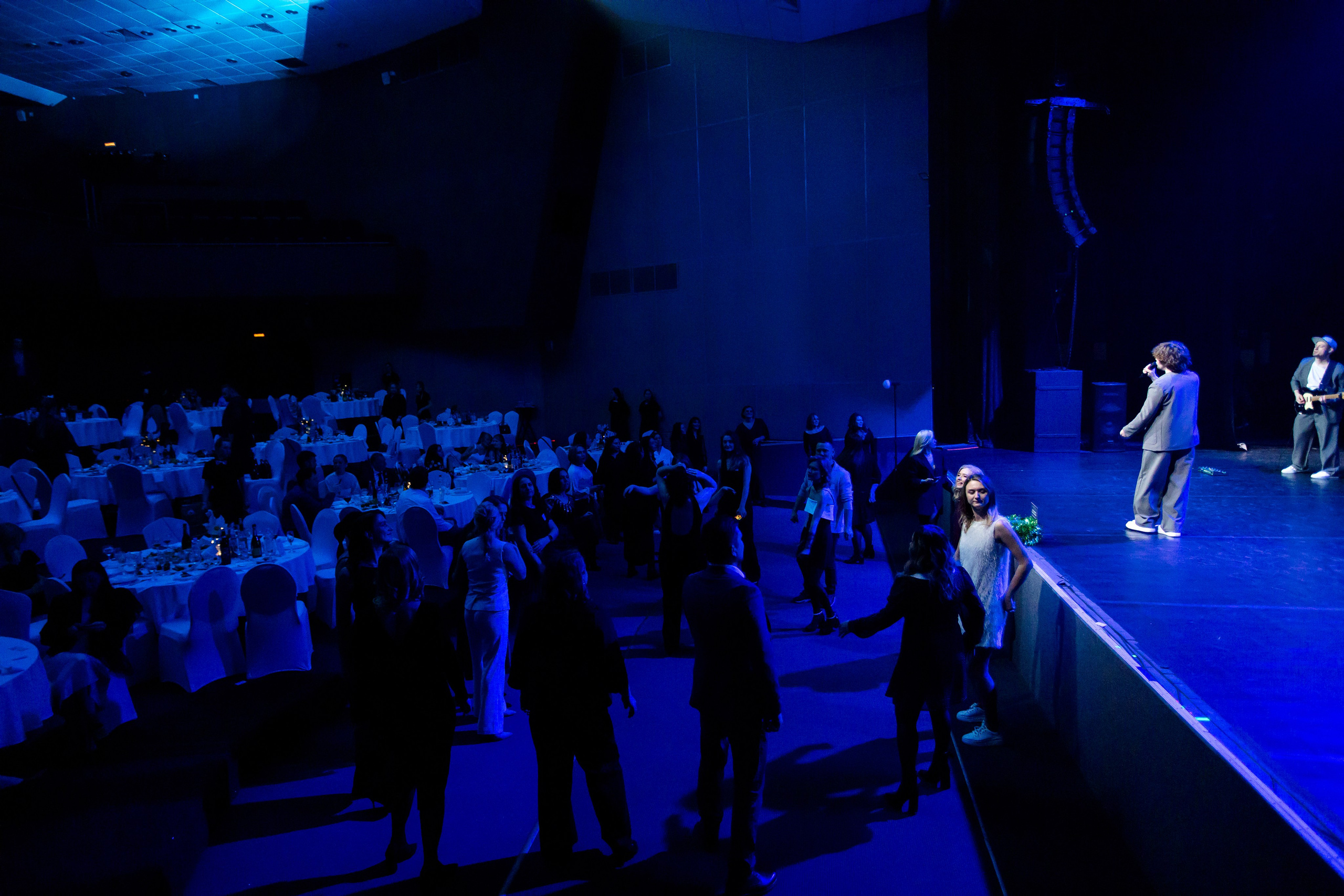 РЕПОРТАЖ: НОВЫЙ ГОД В ДК МЕТАЛЛУРГ. Профессиональный фотограф в Ижевске Леша Петров