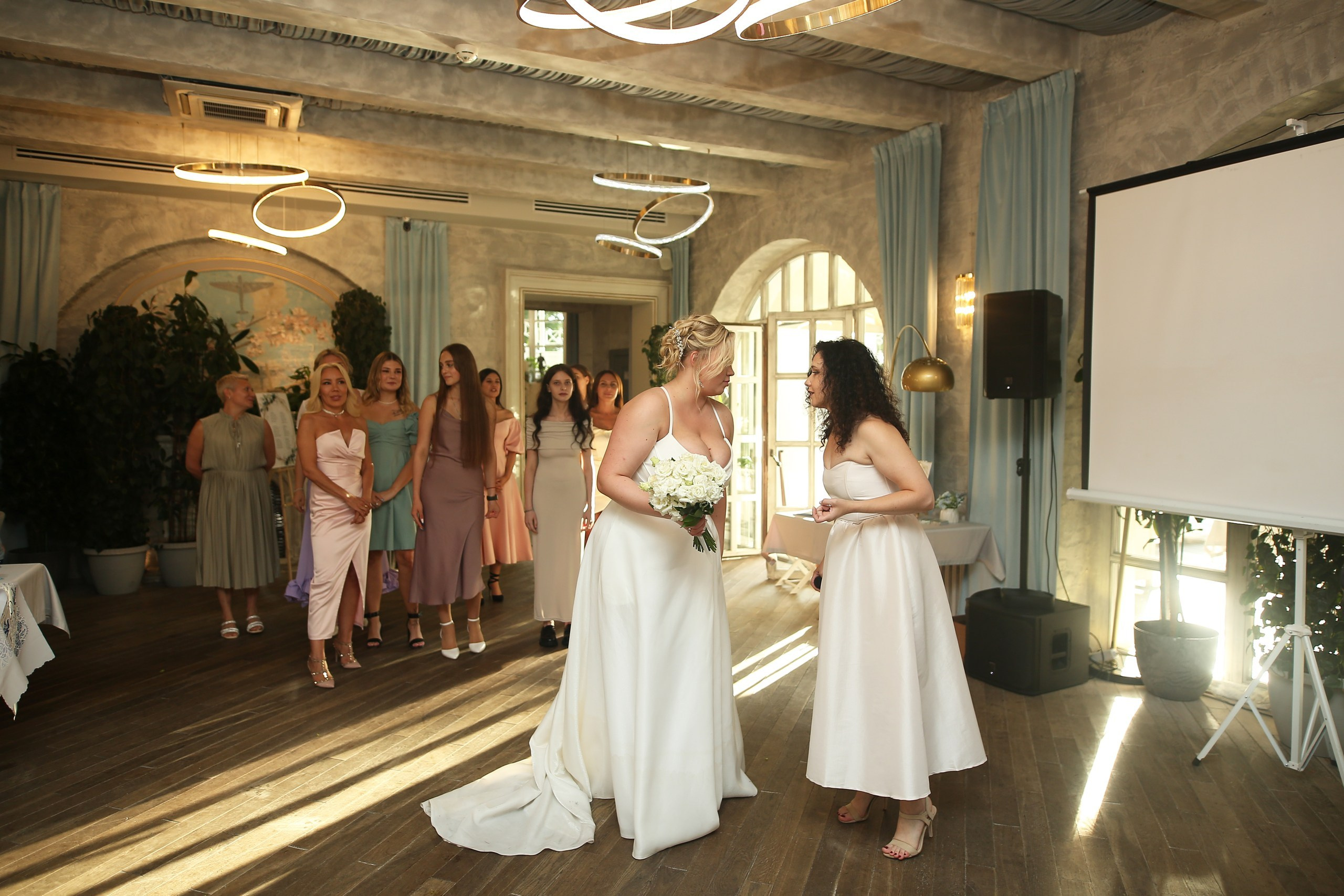 Свадебный ведущий на любое мероприятие в Москве. Свадебный ведущий в Москве Саксофон на свадьбу