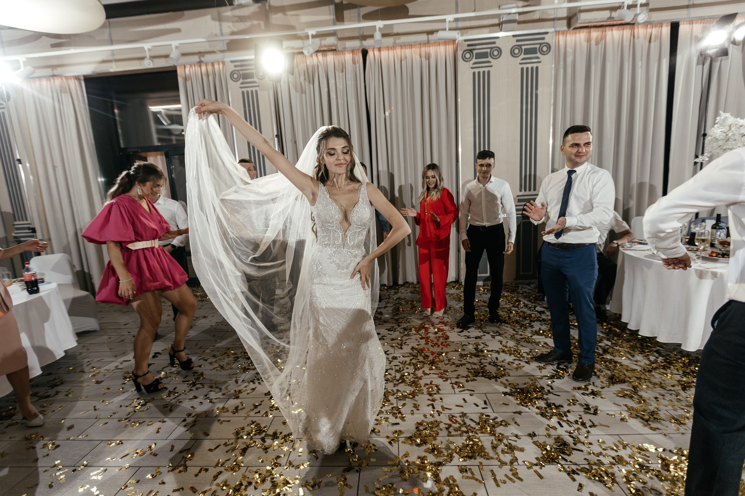 Свадебный фотограф Уфа — Руслан ГабдлисламовЖивые эмоции, красивые кадры, воспоминания на всю жизнь.Работаю по всей Республике Башкортоста. Свадебный фотограф Уфа Руслан Габдлисламов