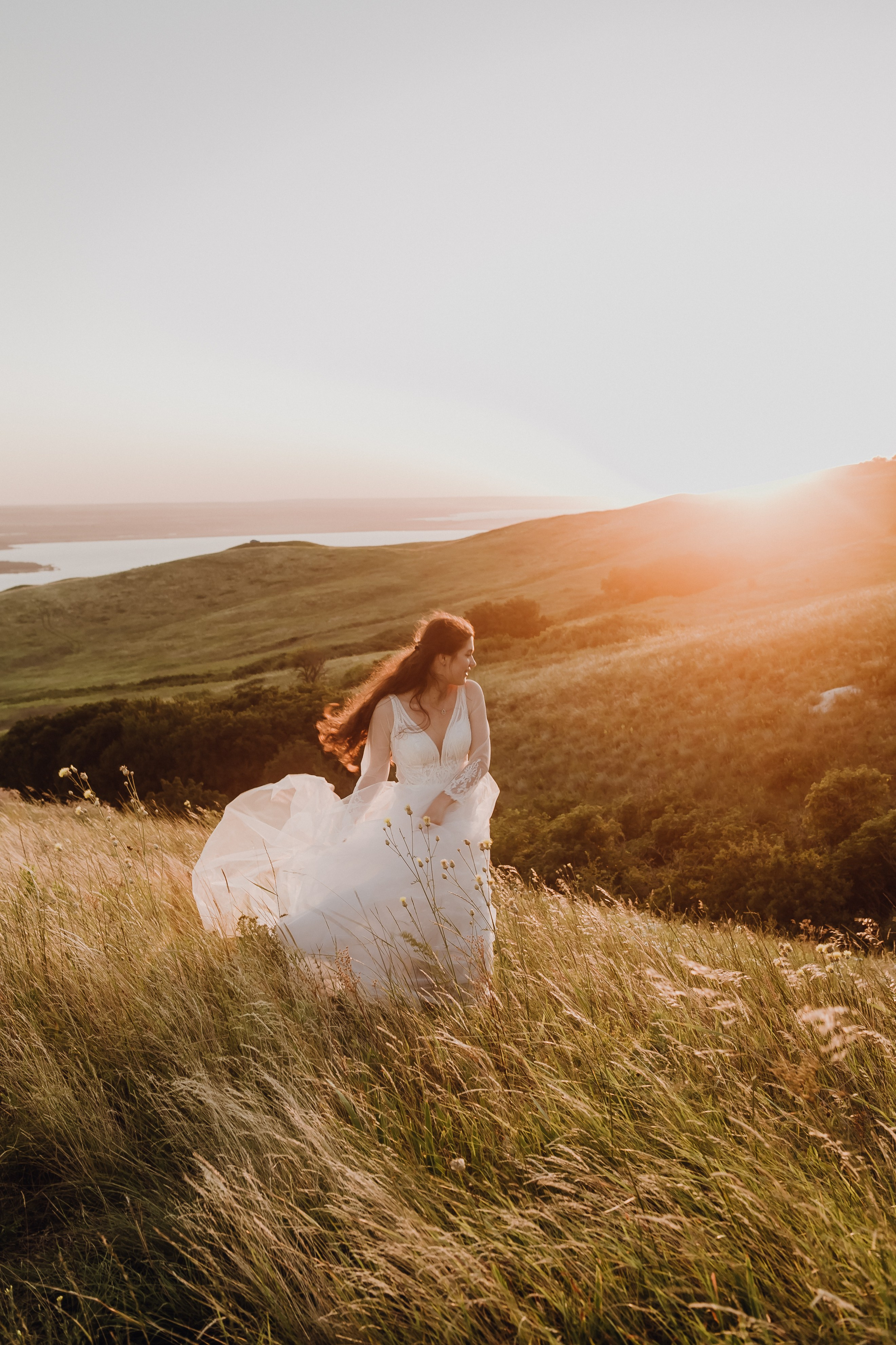 Свадебная фотосессия на фоне живописных ландшафтов Кисловодска: профессиональные фото от свадебного фотографа КМВ
