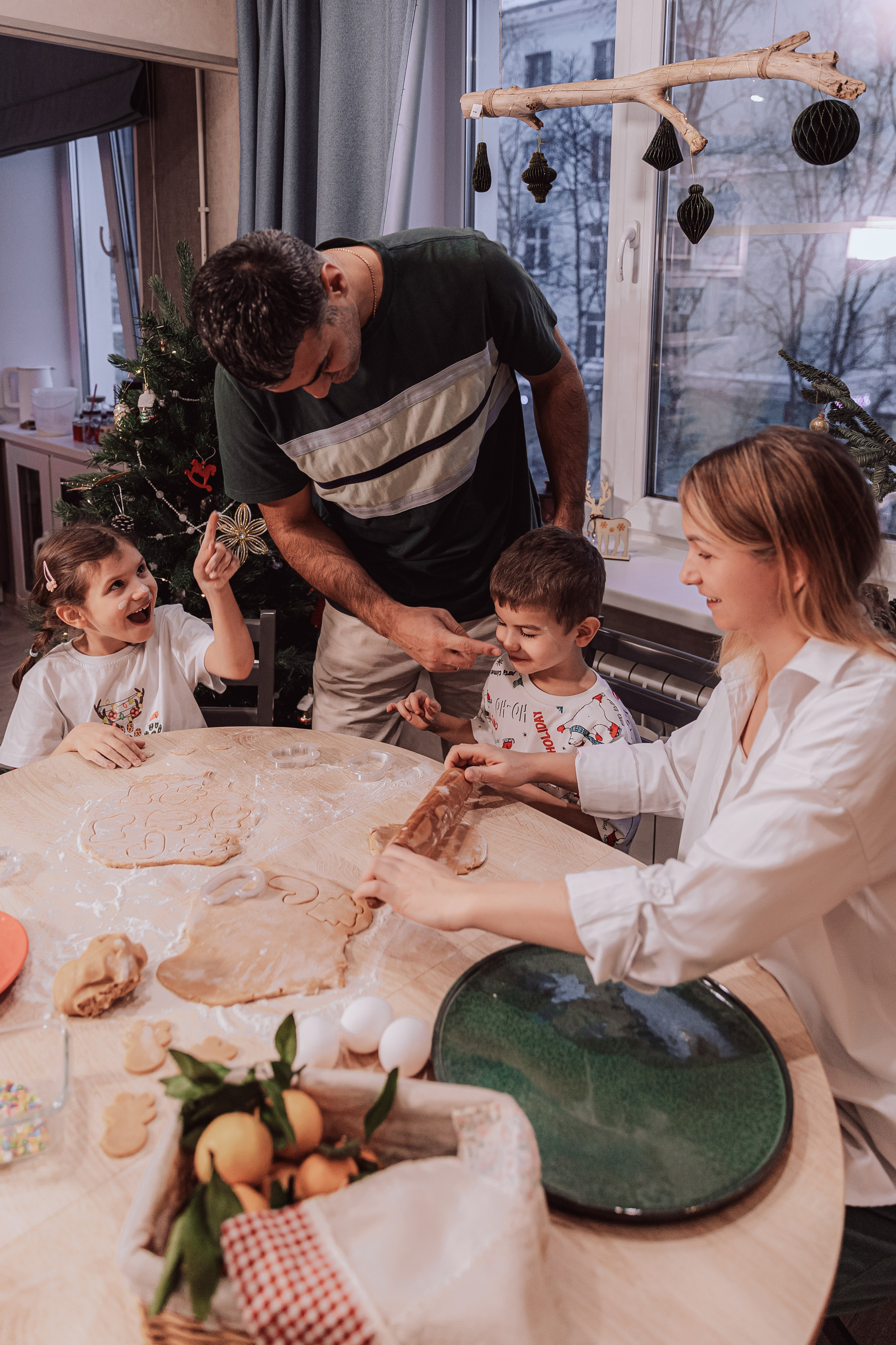 Домашняя семейная новогодняя фотосессия. Семейный и детский фотограф в Мурманске Карина Березина