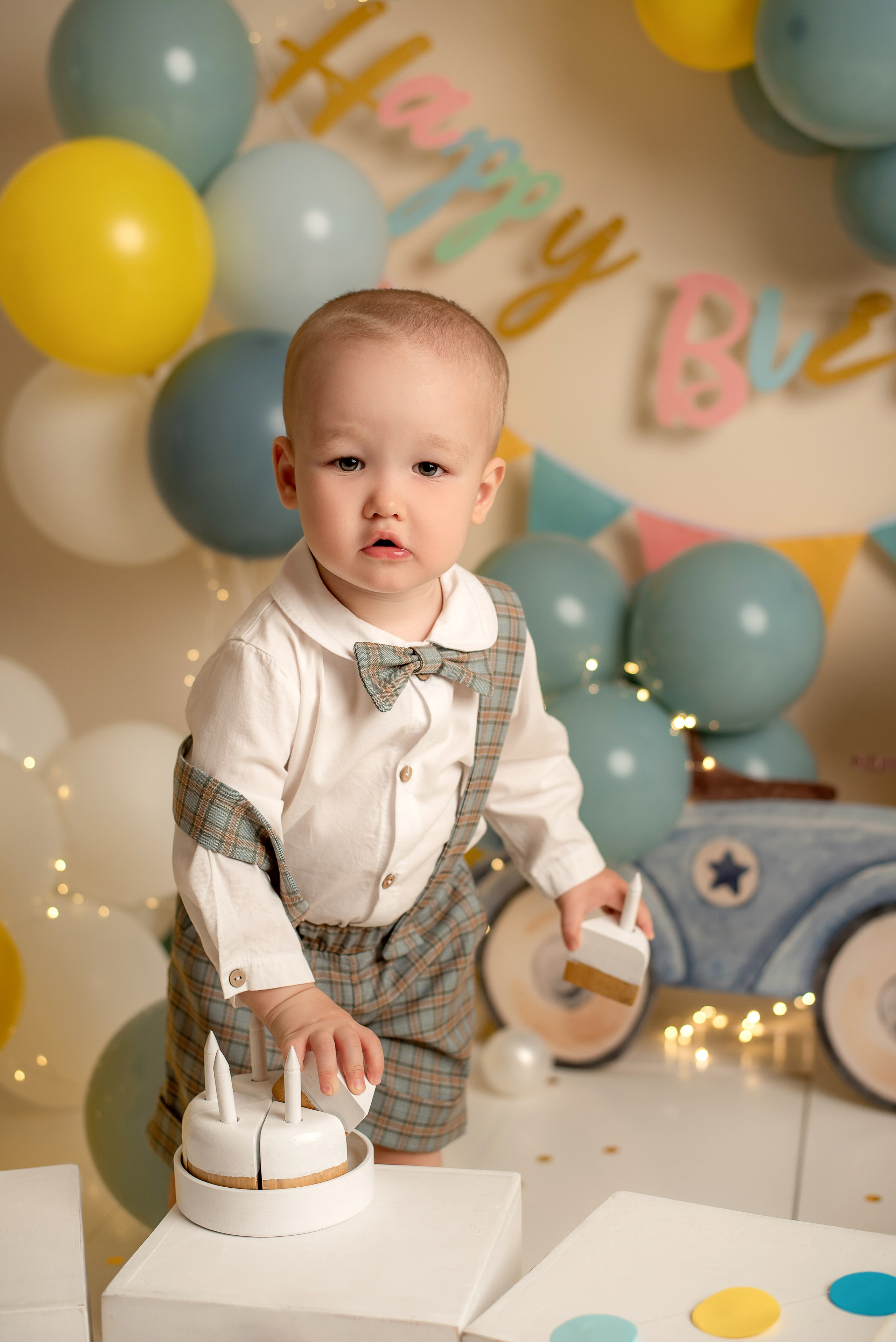 Коленька- яркая фотозона. Семейный и детский фотограф Наталья Горда