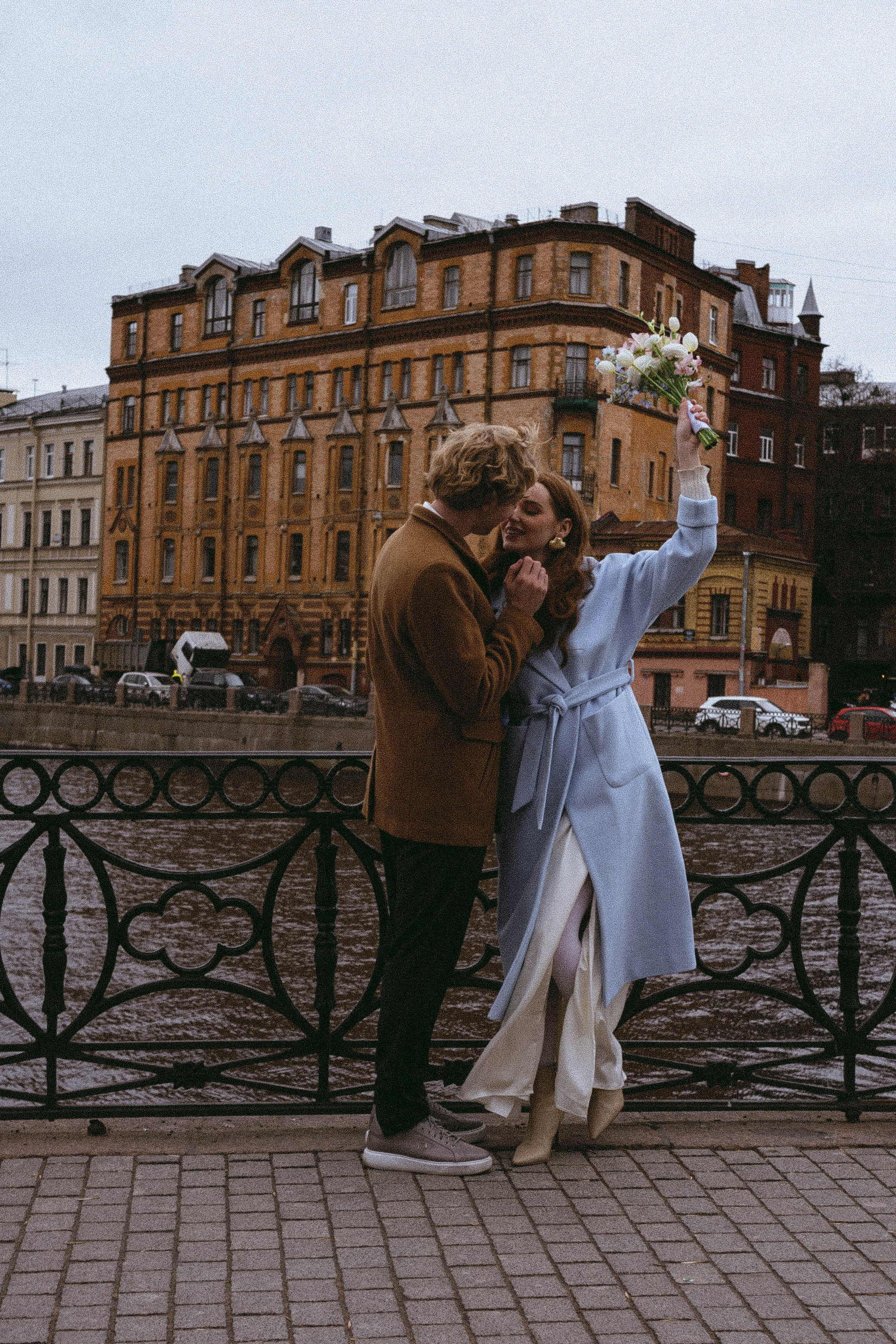 СВАДЕБНАЯ СЬЕМКА В ОТЕЛЕ. СБОРЫ ЖЕНИХА И НЕВЕСТЫ И ТАКЖЕ ТОР И ПОДГОТОВКА К ПРОГУЛКЕ И ПРОГУЛКА ПО ПЕТРОГРАДКЕ. Профессиональный фотограф, Санкт-Петербург — Виктория Богомолова