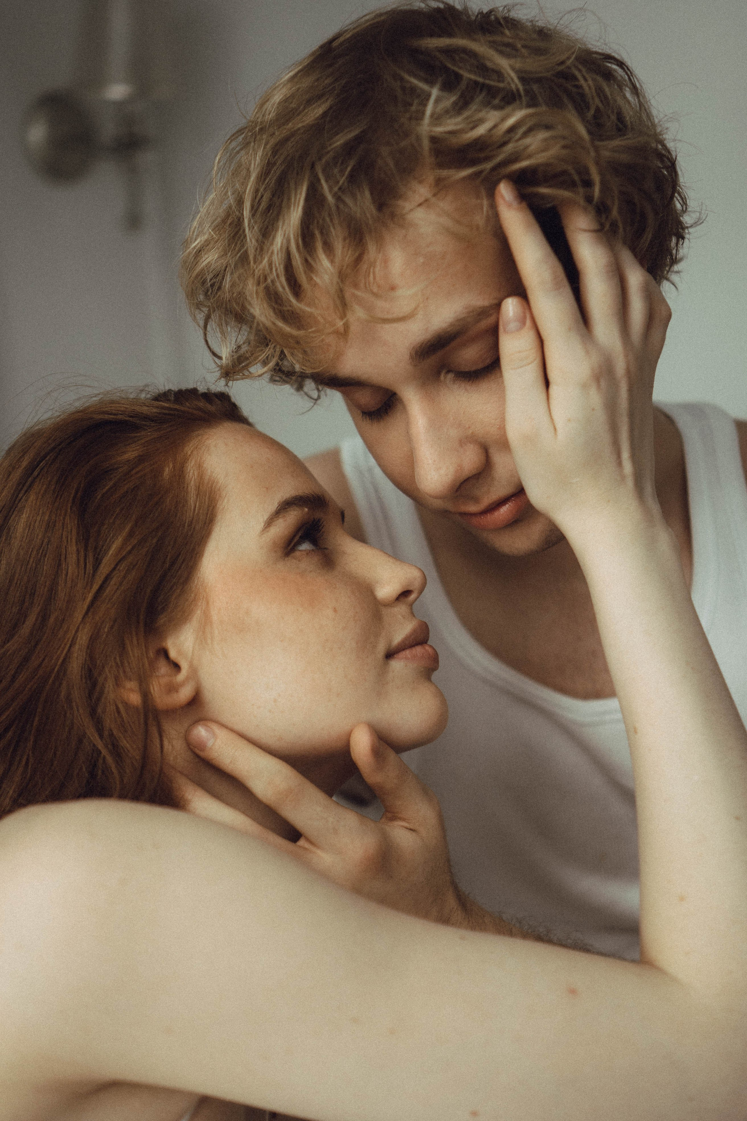 СВАДЕБНАЯ СЬЕМКА В ОТЕЛЕ. СБОРЫ ЖЕНИХА И НЕВЕСТЫ И ТАКЖЕ ТОР И ПОДГОТОВКА К ПРОГУЛКЕ. Профессиональный фотограф, Санкт-Петербург — Виктория Богомолова