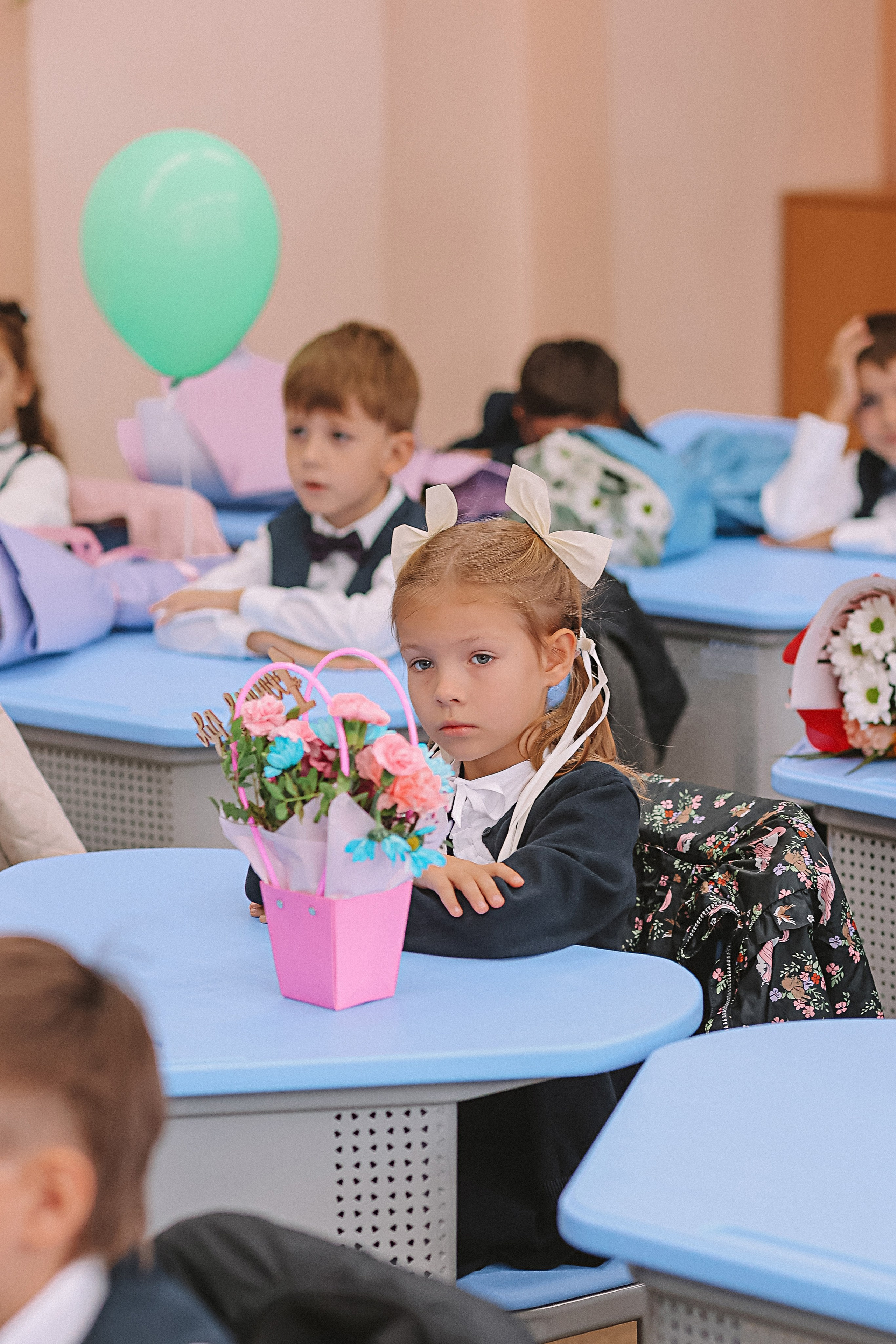 1 сентября линейка+кл час+портреты. Семейный фотограф Тюмень, фотограф на роды Салмина Мария