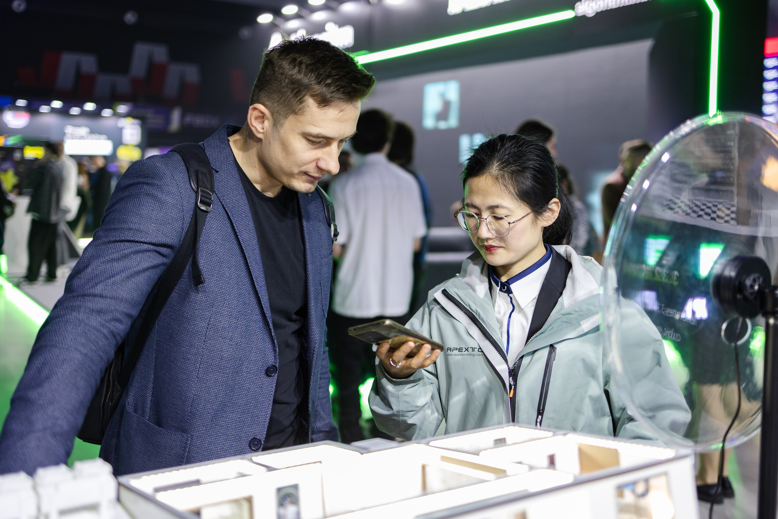 Crypto Summit. Свадебный репортажный фотограф в Москве