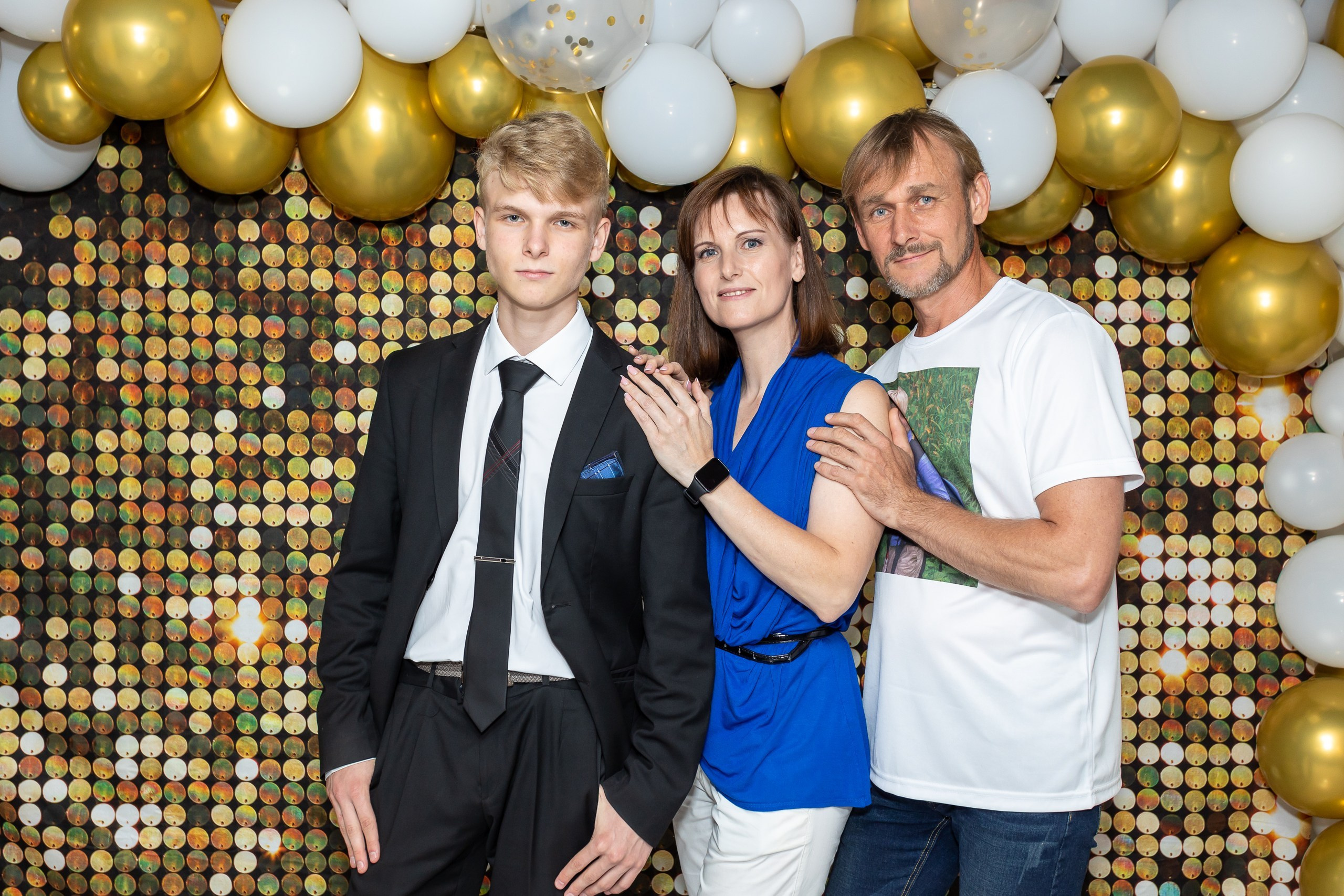 Вручение аттестата и выпускной вечер. Выпускные альбомы Майкоп, Краснодар Елена Золотарева