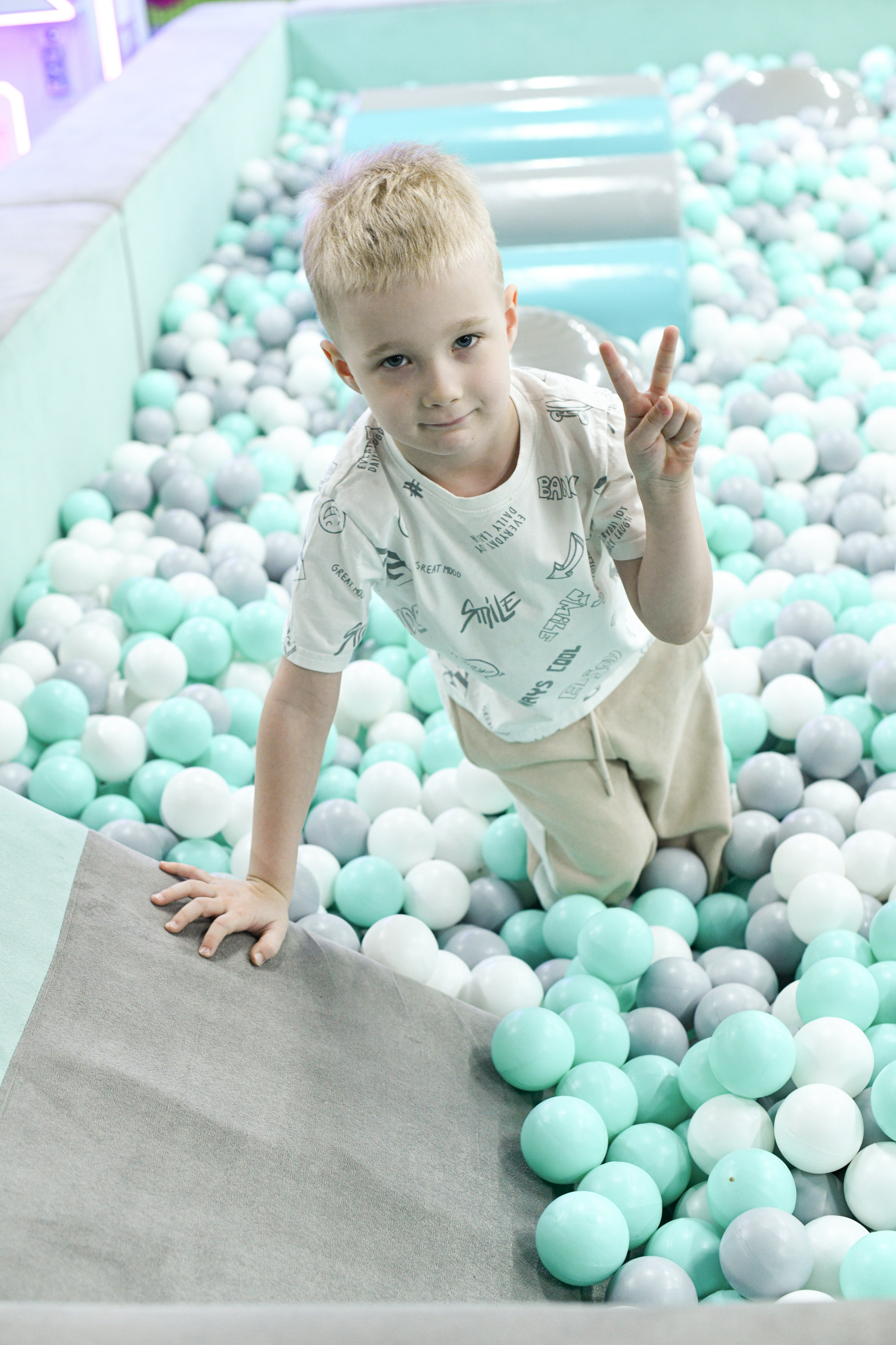 День рождения Саши. Kids Casle. Фотограф Крещения и Венчания в Москве и МО