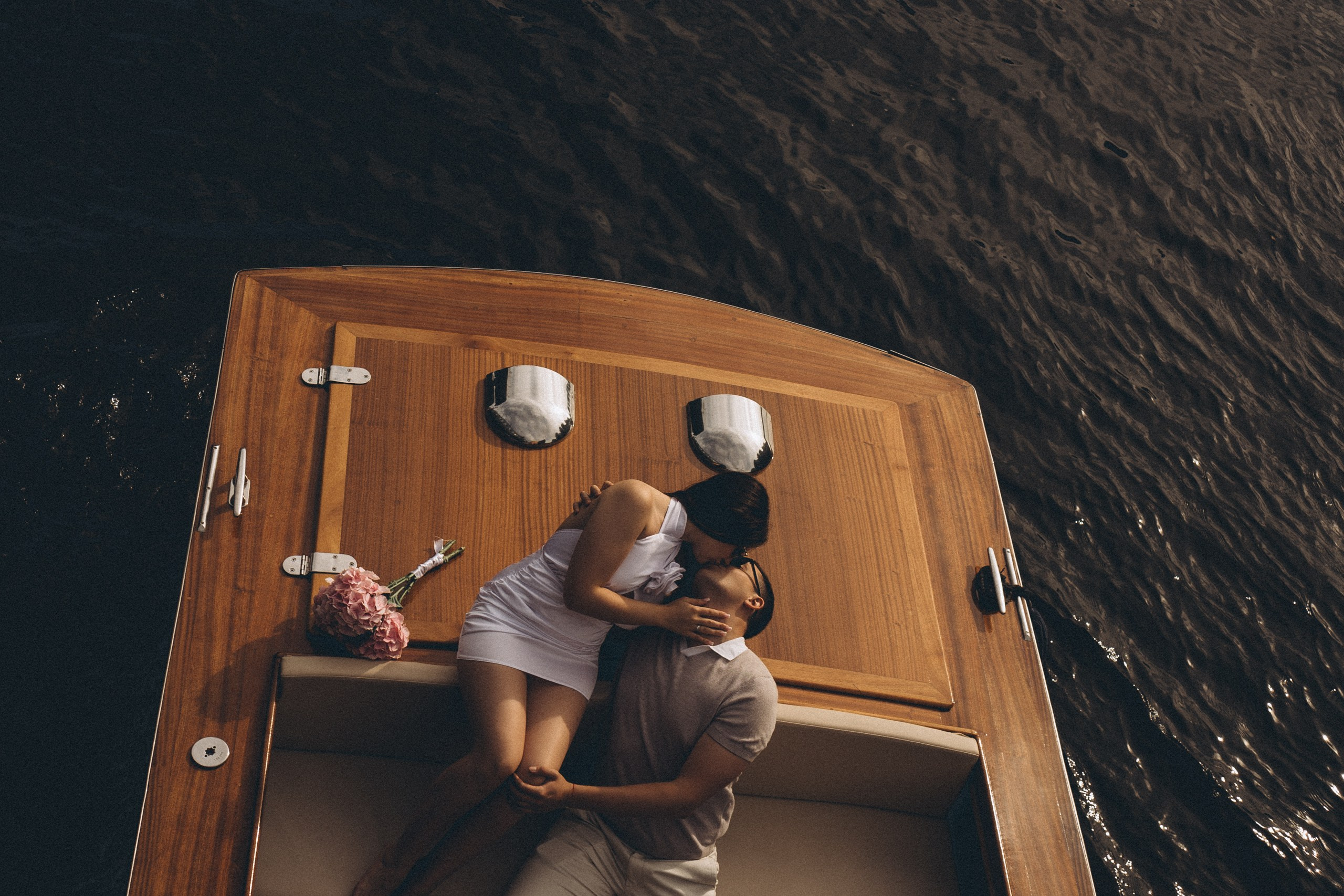 СВАДЕНБНАЯ СЬЕМКА НА КАТЕРЕ ПО КАНАЛАМ САНКТ-ПЕТЕРБУРГА И В АКВАТОРИИ НЕВЫ. Профессиональный фотограф, Санкт-Петербург — Виктория Богомолова