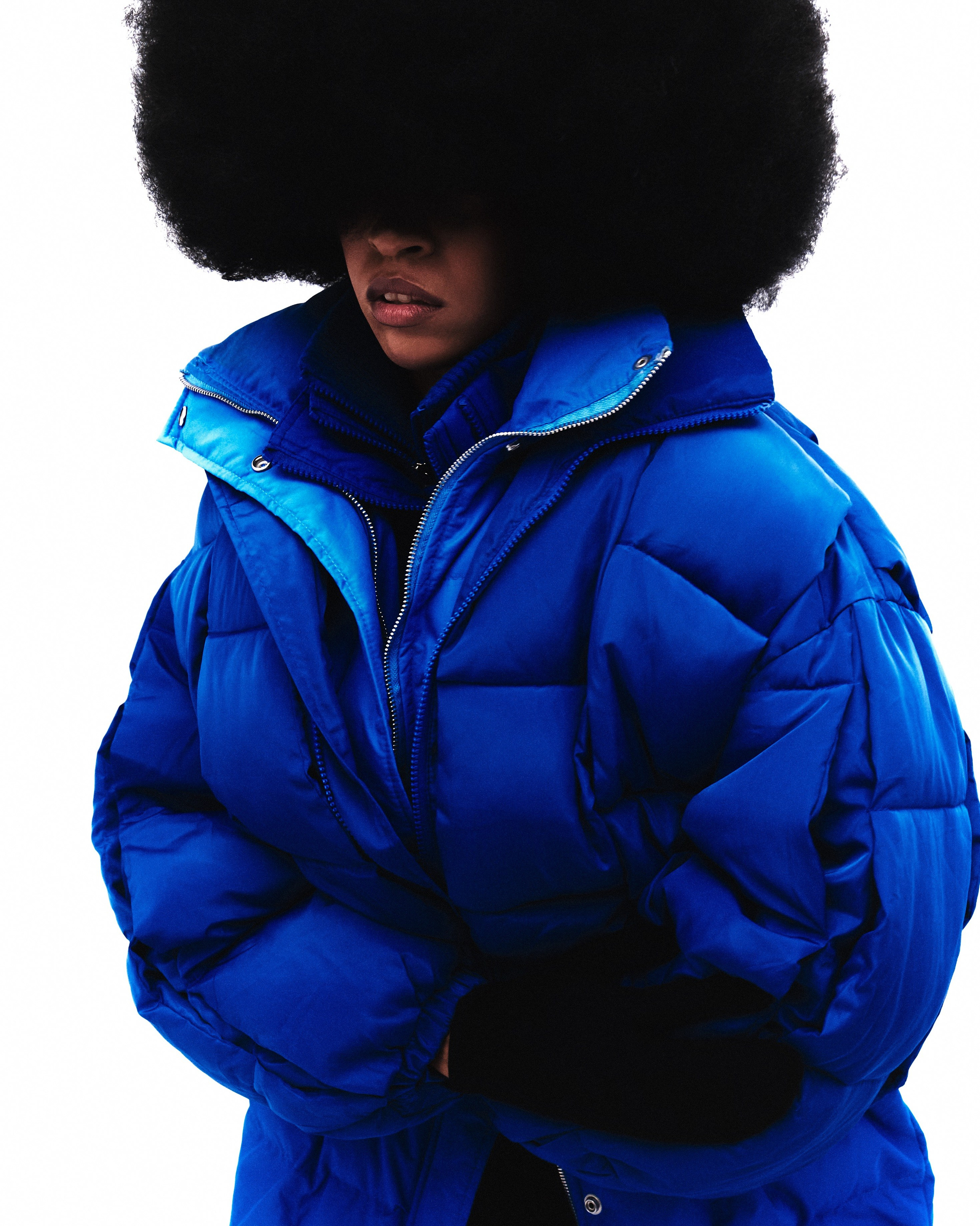 IV KLEIN. Святослав Лебедев | Рекламный фотограф — Коммерческая съемка, Арт-дирекшн, AI-интеграция