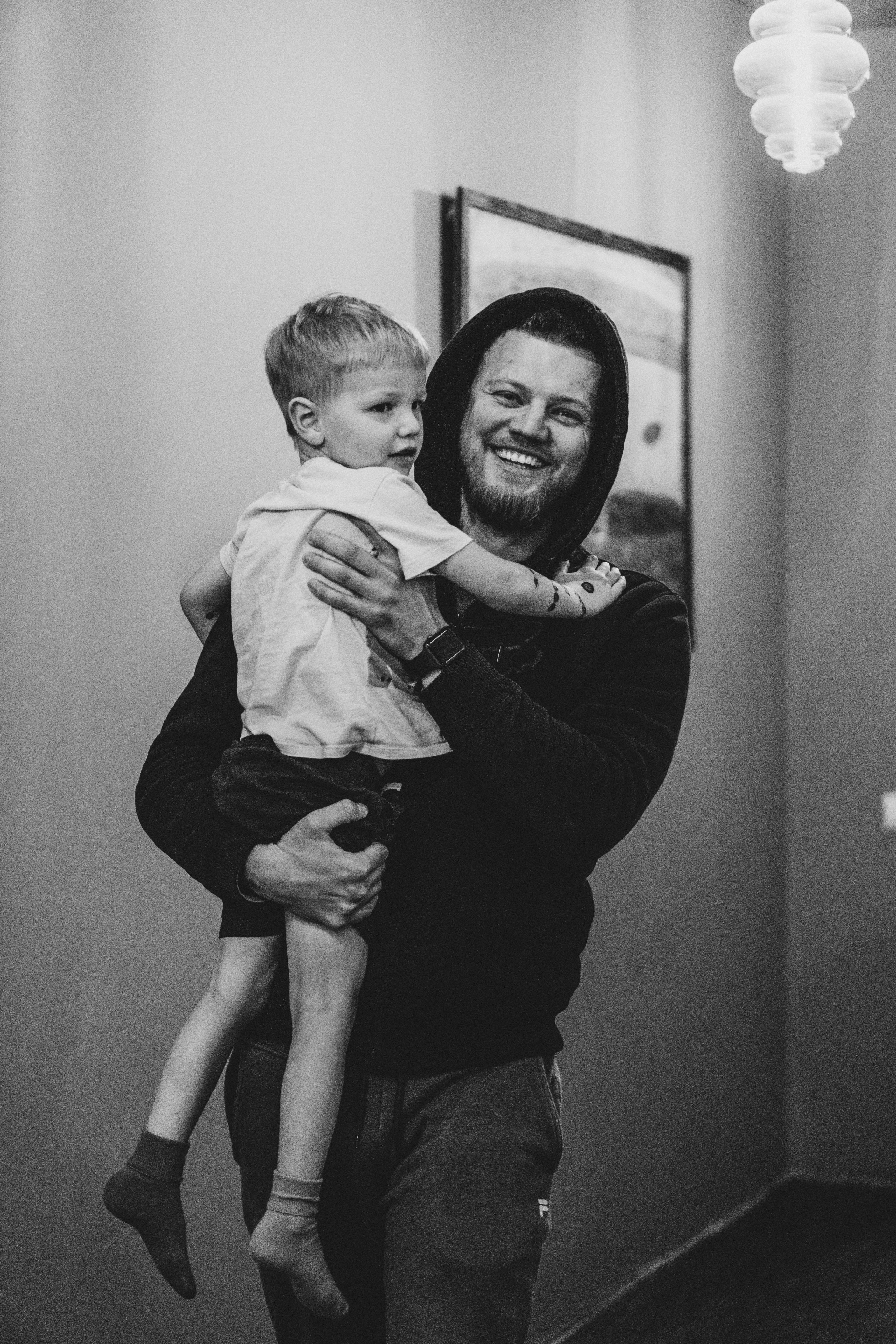 Съемка с активным ребенком (Платон и Саша). Семейный домашний фотограф в Барнауле Мария Лобастова