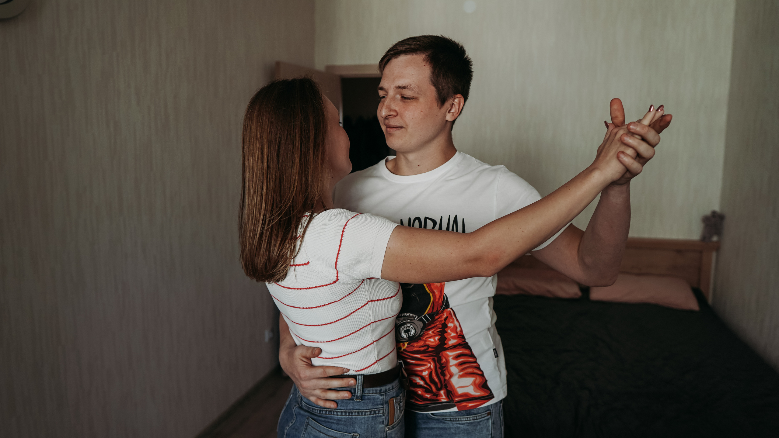 Лавстори в своей квартире (Ира и Илья). Семейный домашний фотограф в Барнауле Мария Лобастова