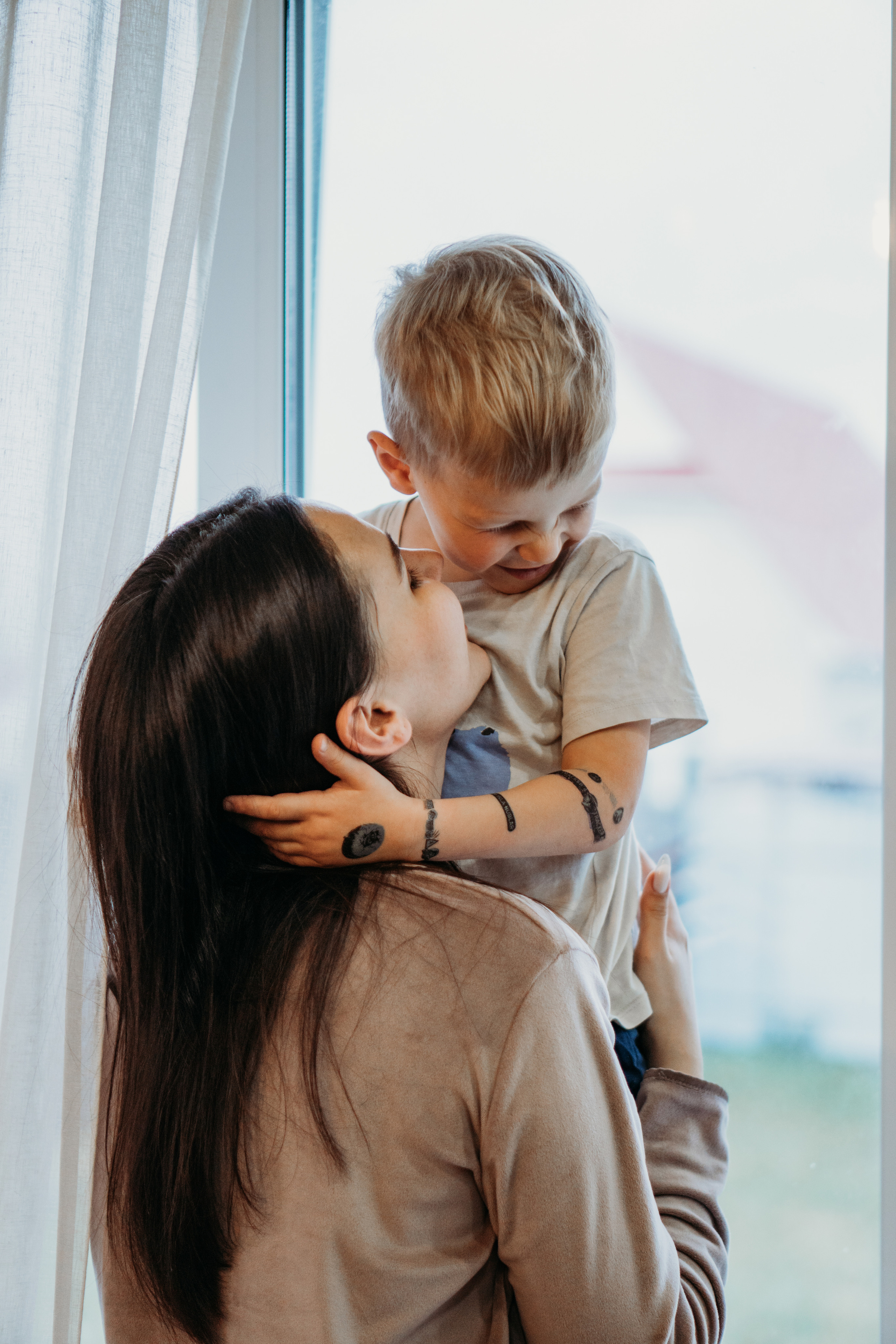 Съемка с активным ребенком (Платон и Саша). Семейный домашний фотограф в Барнауле Мария Лобастова